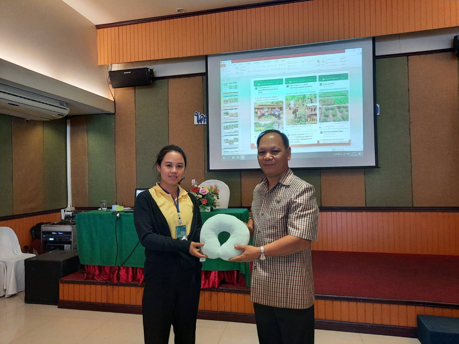 พช.สกลนคร ขับเคลื่อนเยาวชนสตรีสู่ผู้นำสตรีรุ่นใหม่ระดับจังหวัด