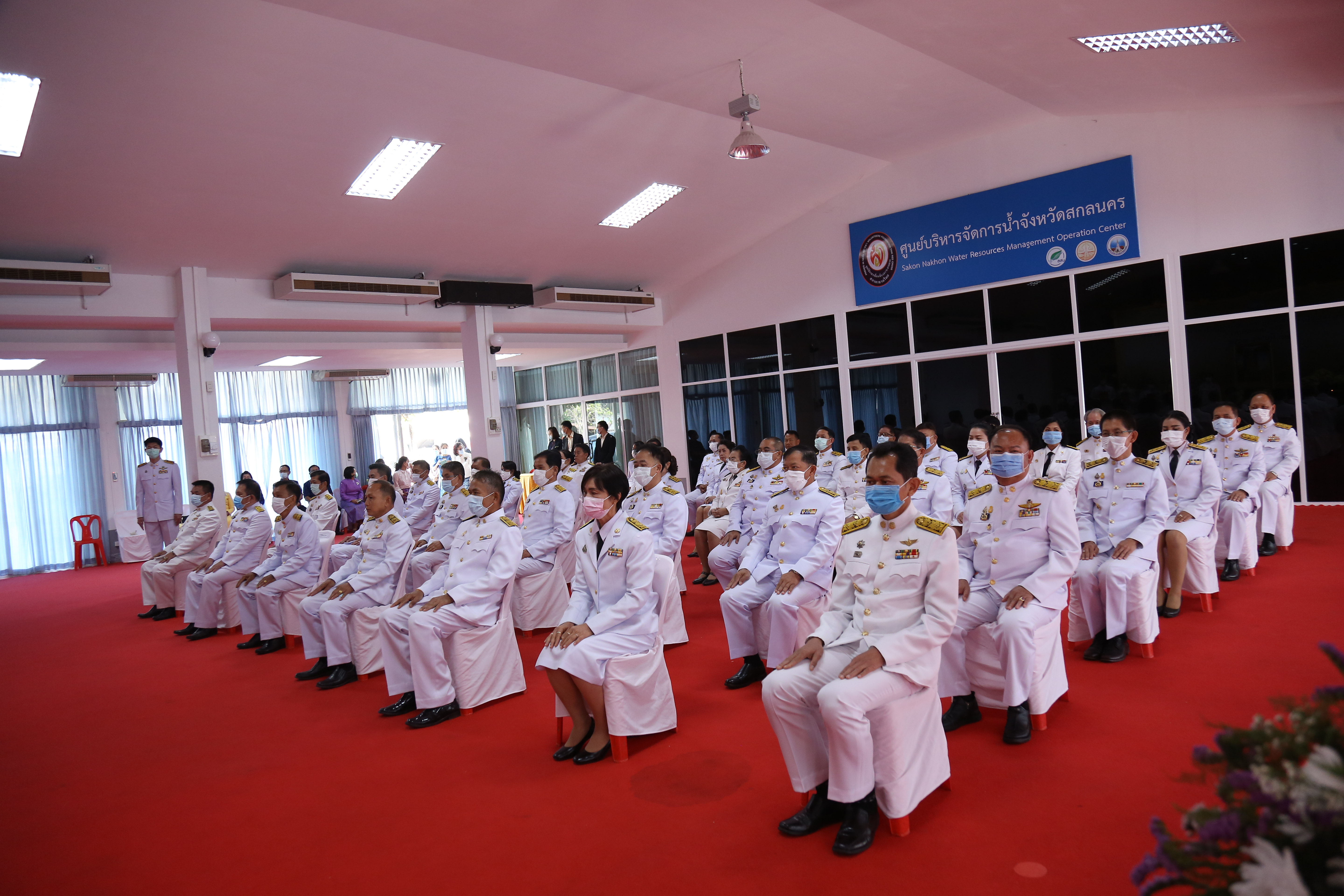 จังหวัดสกลนคร จัดพิธีรับพระราชทานเครื่องราชอิสริยาภรณ์ชั้นสายสะพาย ประจำปี 2563
