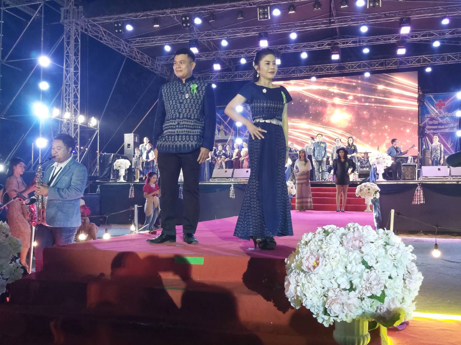 มหัศจรรย์ แฟชั่นโชว์ ”ผ้ามัดหมี่ลายขอเจ้าฟ้าสิริวัณณวรีฯ” ที่นี่ สกลนคร