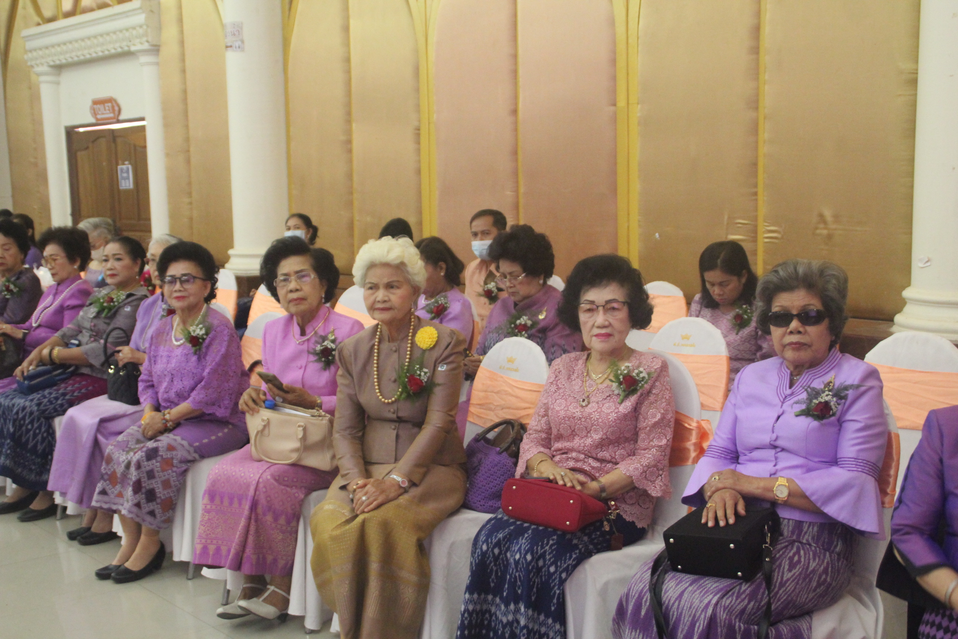 จังหวัดสกลนคร “รวมพลังเชิดชูเกียรติสตรี ด้วยกิจกรรมที่ดีเพื่อสังคม”
