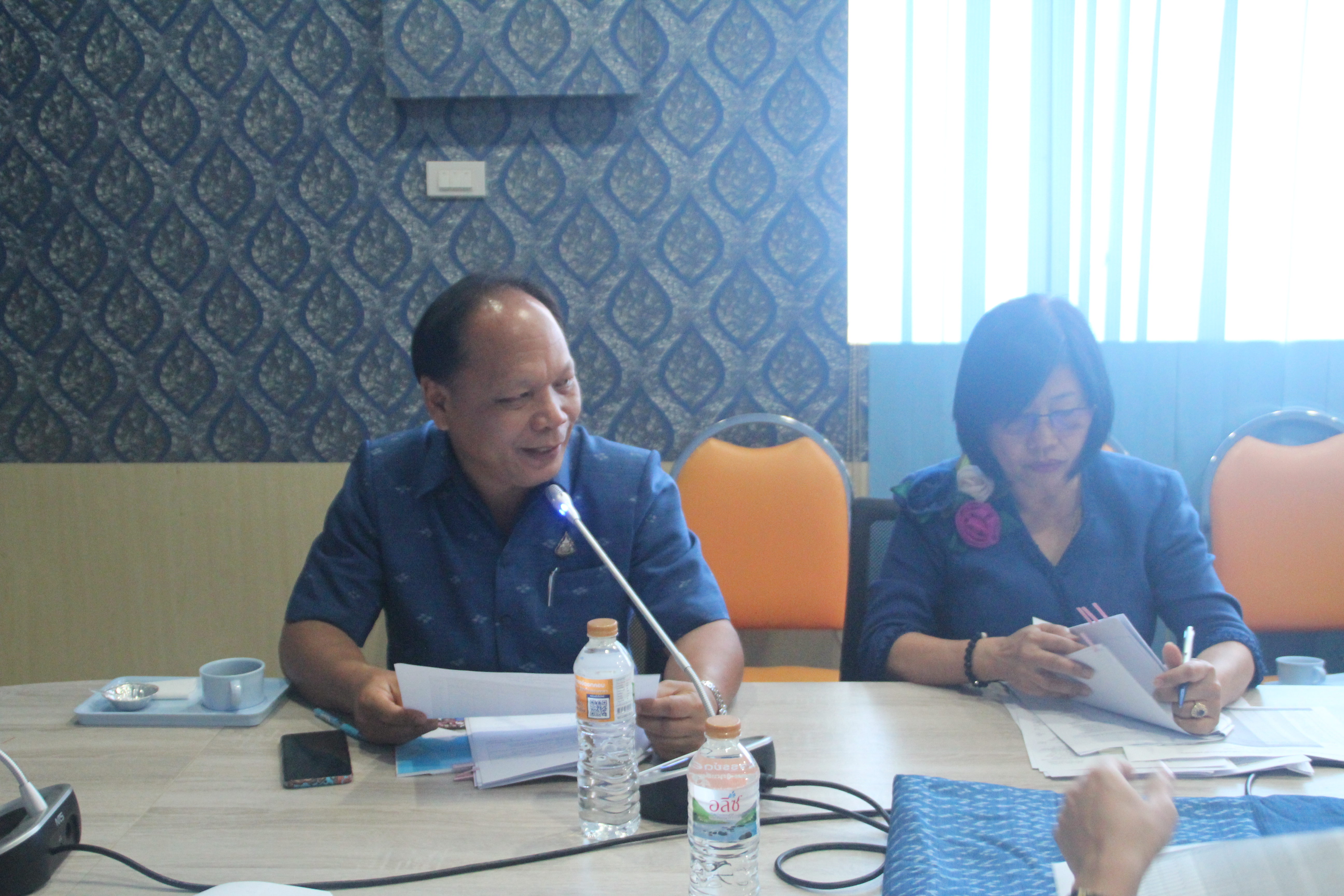 จังหวัดสกลนคร ประชุมคณะกรรมการตัดสินการประกวดผ้าทอมือลายพระราชทานและการประกวดออกแบบตัดเย็บชุดสวมใส่ ”ผ้ามัดหมี่ลายขอเจ้าฟ้าสิริวัณณวรีฯ”