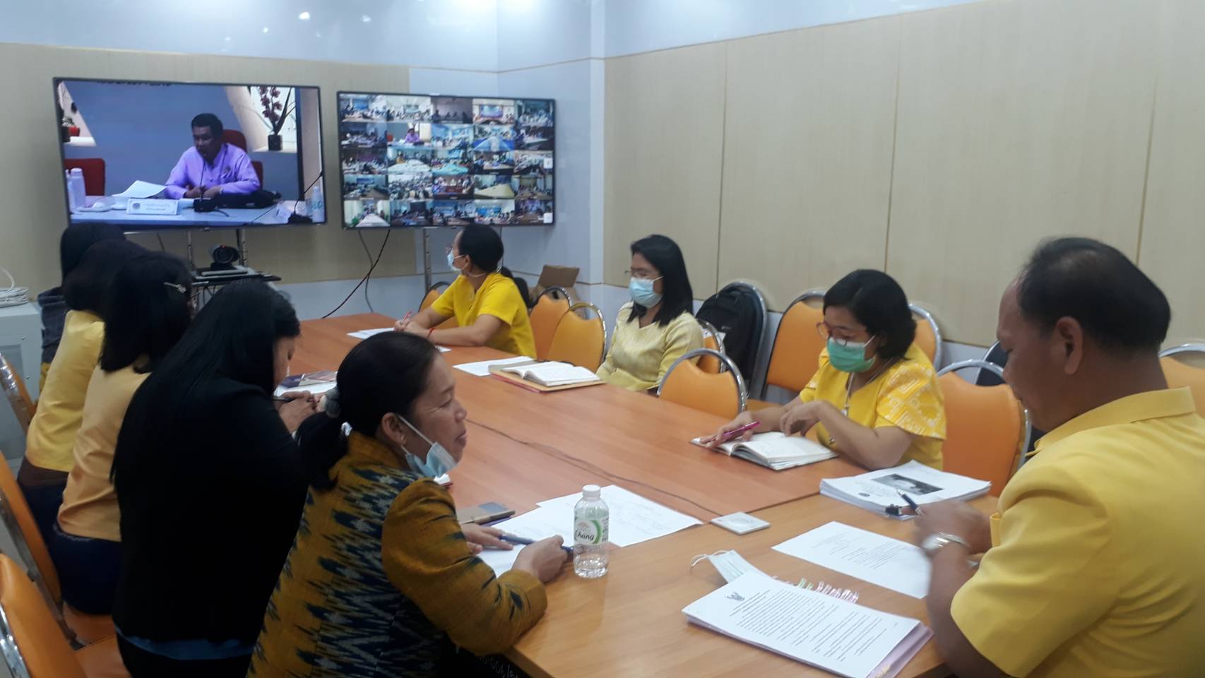 พช.สกลนคร ร่วมประชุมเพื่อซักซ้อมความเข้าใจการดำเนินงานโครงการพัฒาพื้นที่ต้นแบบการพัฒนาคุณภาพชีวิตตามหลักทฤษฎีใหม่ประยุกต์สู่ “โคก หนอง นา โมเดล” ผ่านระบบวีดิทัศน์ทางไกล (Video conference)