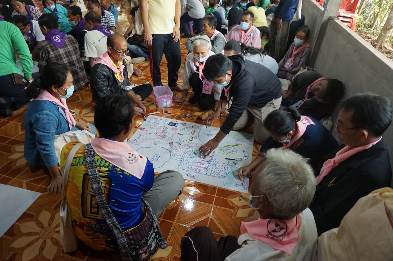 วันที่ 3 โครงการสร้างแกนนำขับเคลื่อนหมู่บ้านเศรษฐกิจพอเพียง รุ่นที่ 2 ณ ศูนย์กสิกรรมธรรมชาติฅนฮักถิ่น สกลนคร