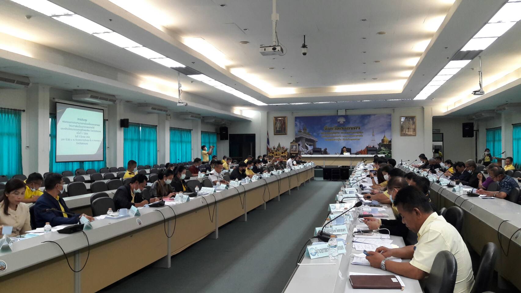 พช.สกลนคร ร่วมประชุมคณะกรรมการประสานงานการขับเคลื่อนและขยายผลโครงการอันเนื่องมาจากพระราชดำริและปรัชญาของเศรษฐกิจพอเพียง จังหวัดสกลนคร