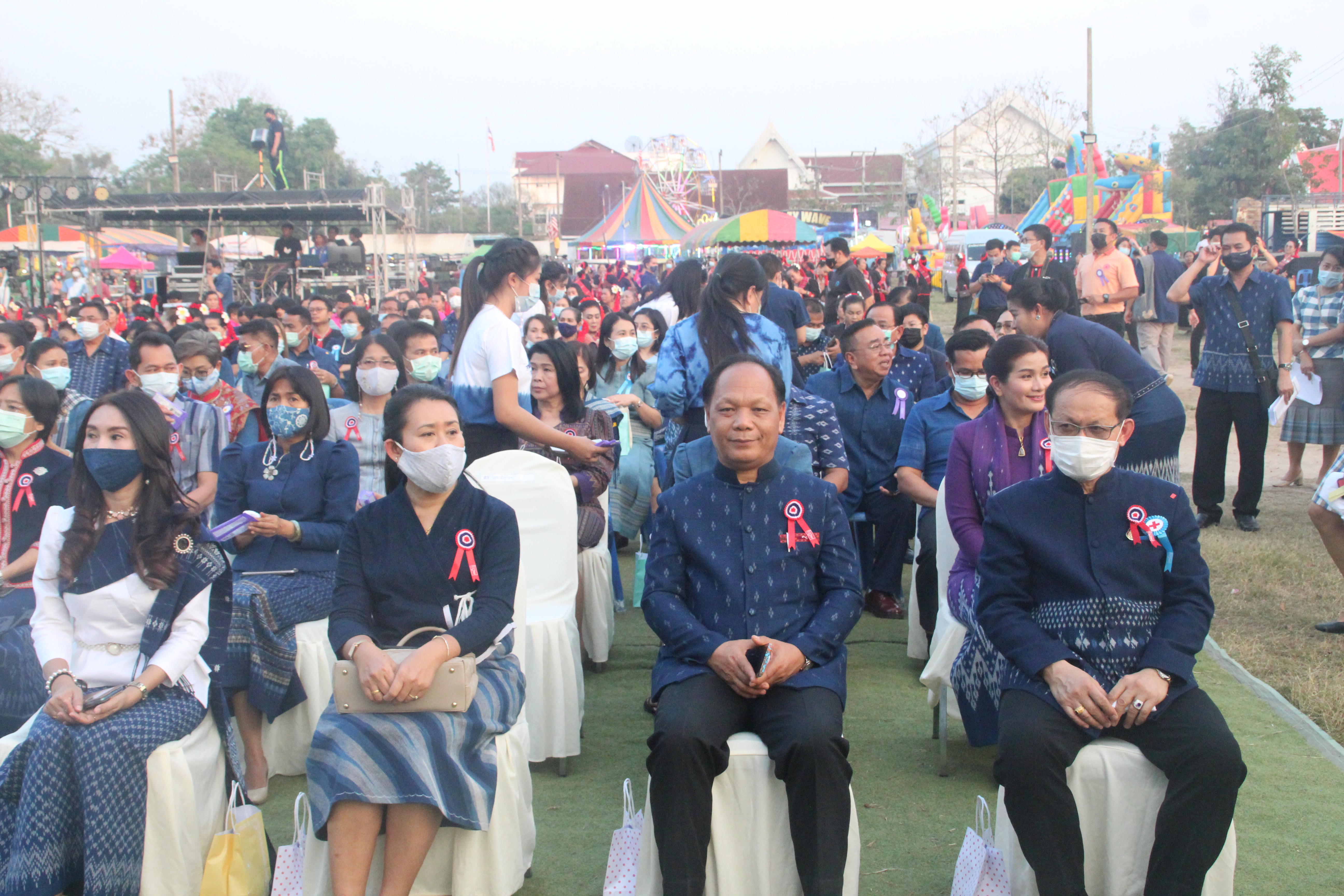จังหวัดสกลนคร สวมใส่ผ้าไทย งานรวมน้ำใจไทยสกล