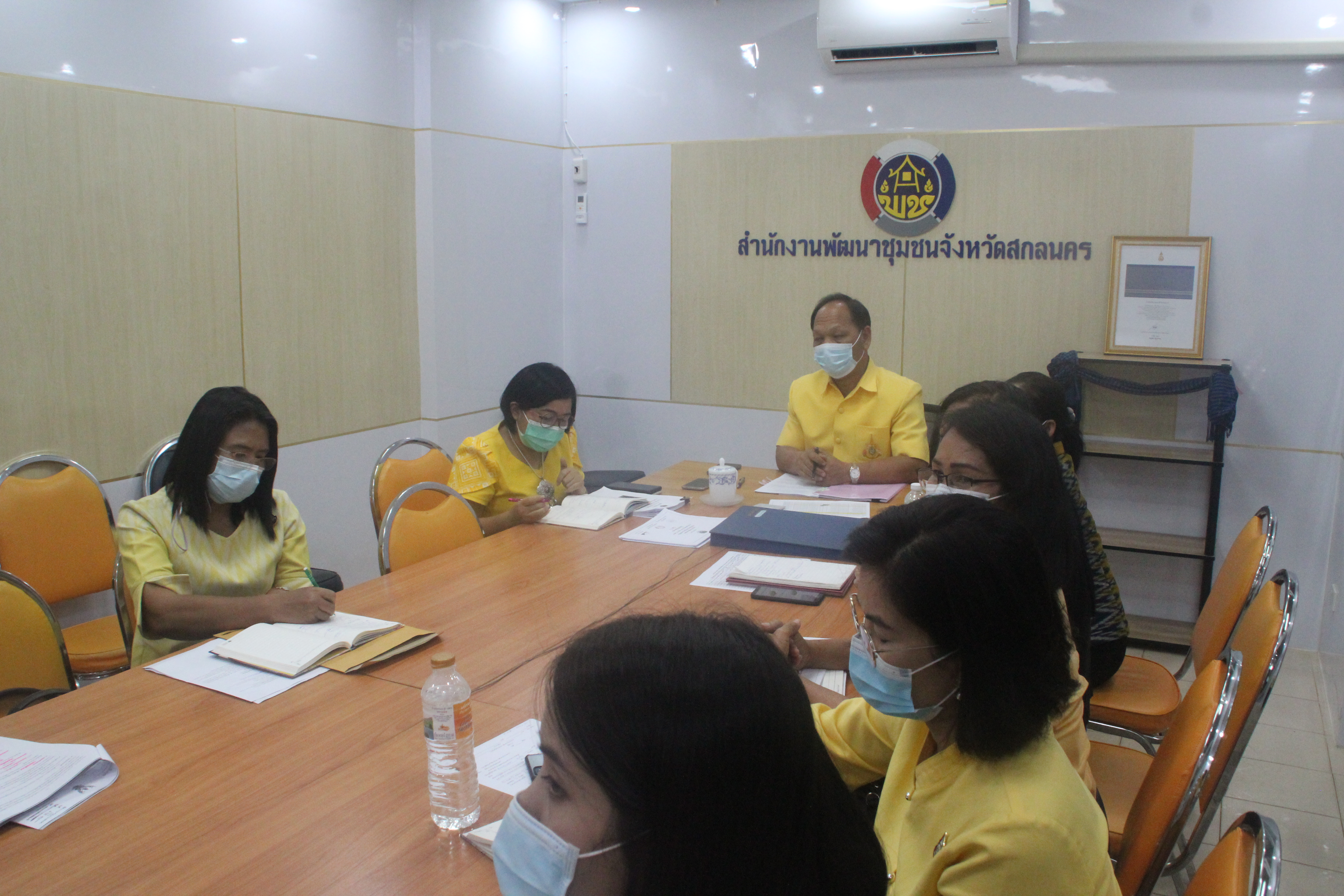 พช.สกลนคร ร่วมประชุมเพื่อซักซ้อมความเข้าใจการดำเนินงานโครงการพัฒาพื้นที่ต้นแบบการพัฒนาคุณภาพชีวิตตามหลักทฤษฎีใหม่ประยุกต์สู่ “โคก หนอง นา โมเดล” ผ่านระบบวีดิทัศน์ทางไกล (Video conference)