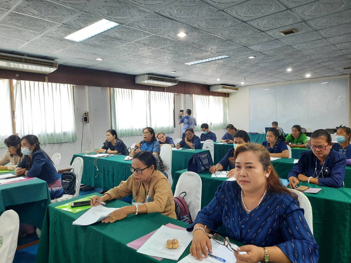 พช. สกลนคร ประชุมเชิงปฏิบัติการการประเมินผลทุนหมุนเวียนกองทุนพัฒนาบทบาทสตรี