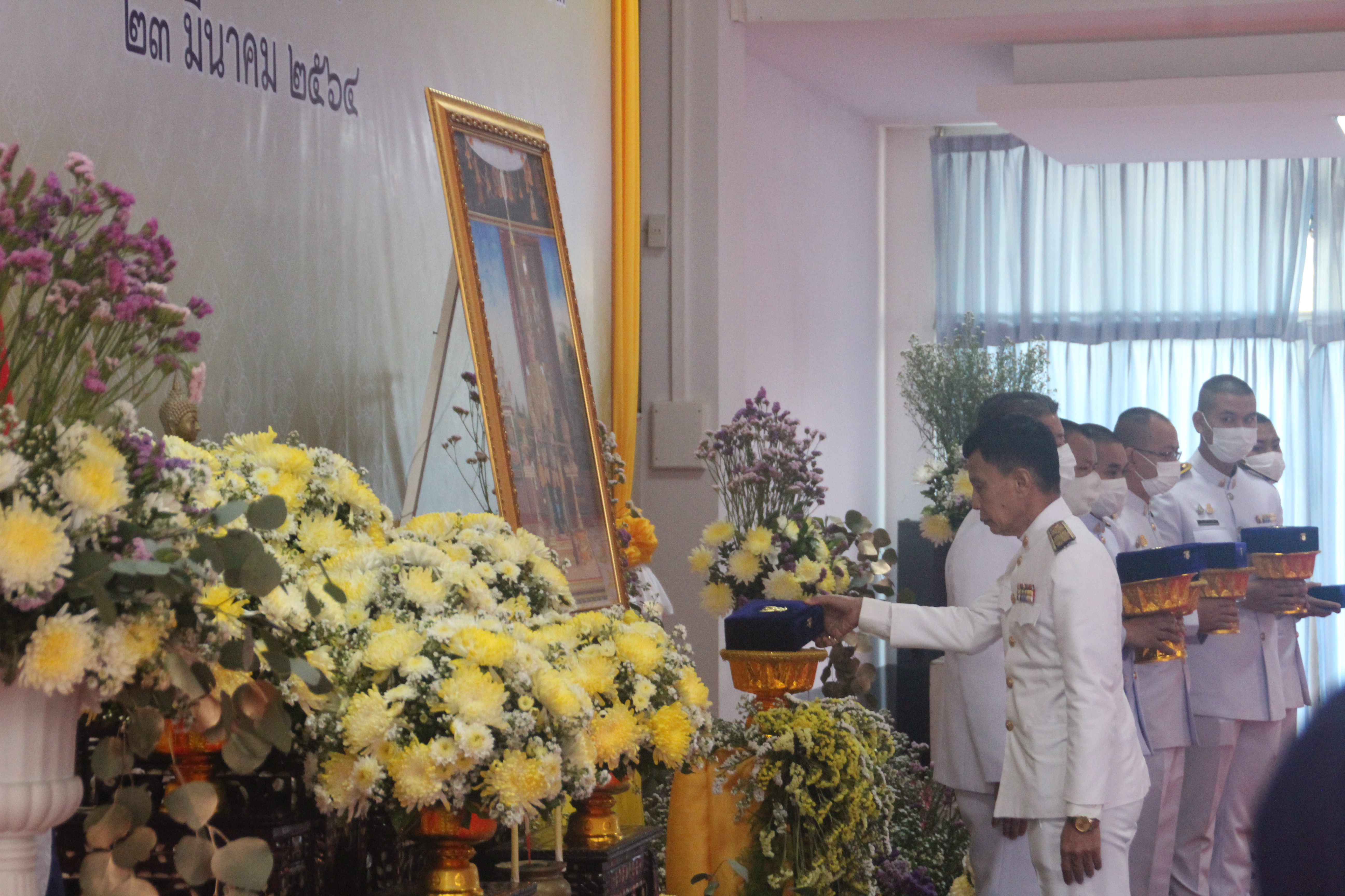 จังหวัดสกลนคร จัดพิธีรับพระราชทานเครื่องราชอิสริยาภรณ์ชั้นสายสะพาย ประจำปี 2563