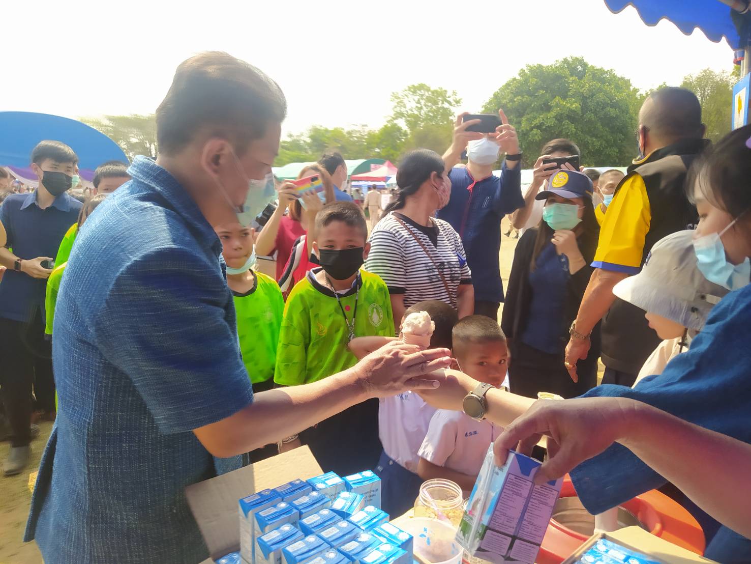 “พช.สกลนคร” ร่วมกิจกรรมจังหวัดเคลื่อนที่ ณ อำเภอภูพาน จังหวัดสกลนคร
