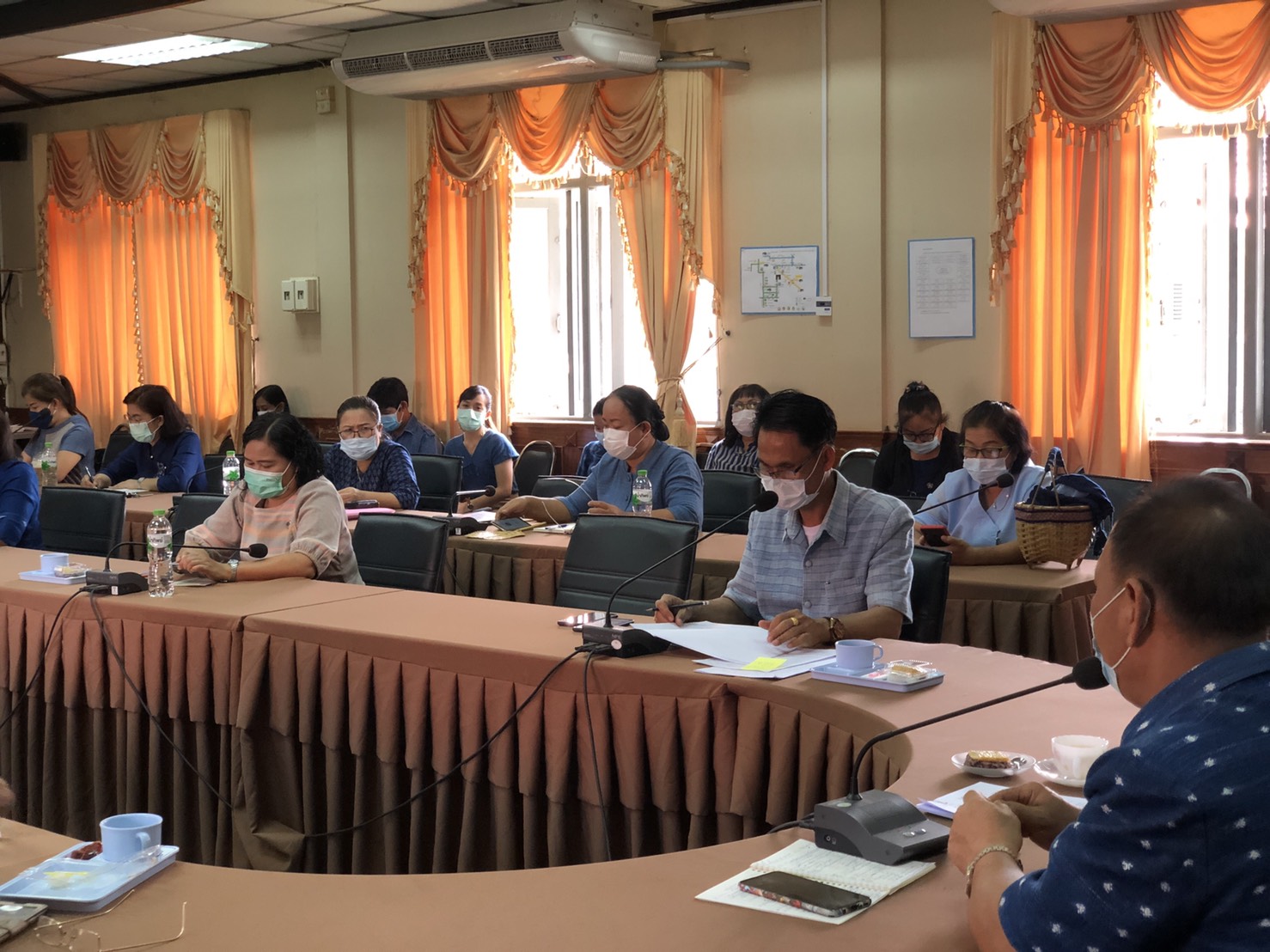 สำนักงานพัฒนาชุมชนจังหวัดสกลนคร จัดประชุม ชี้แจงการจัดทำโครงการพัฒนาและเสริมสร้าง ความเข้มแข็งของเศรษฐกิจฐานราก
