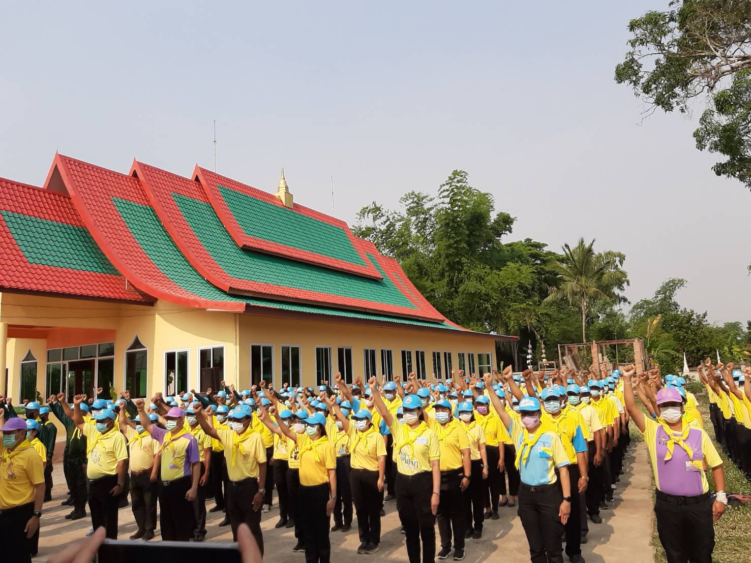 พช.สกลนคร ร่วมกิจกรรมจิตอาสา “1 จังหวัด 1 การให้เพื่อคุณภาพชีวิตที่ดียิ่งขึ้นในยุค New Normal”