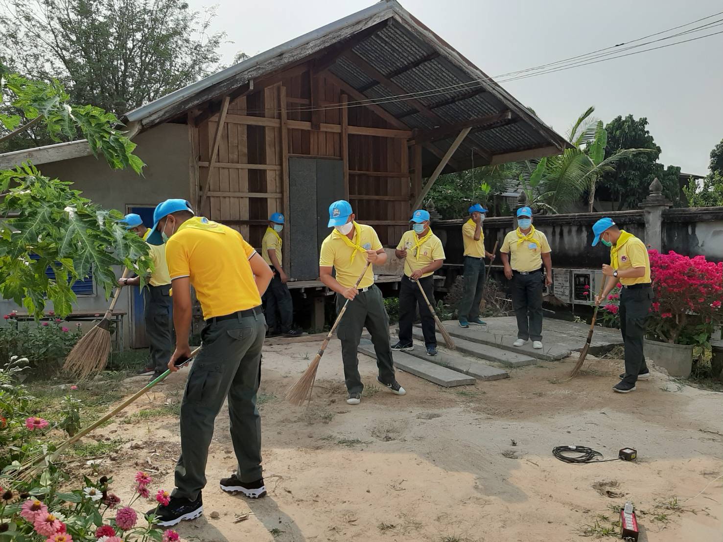 พช.สกลนคร ร่วมกิจกรรมจิตอาสา “1 จังหวัด 1 การให้เพื่อคุณภาพชีวิตที่ดียิ่งขึ้นในยุค New Normal”