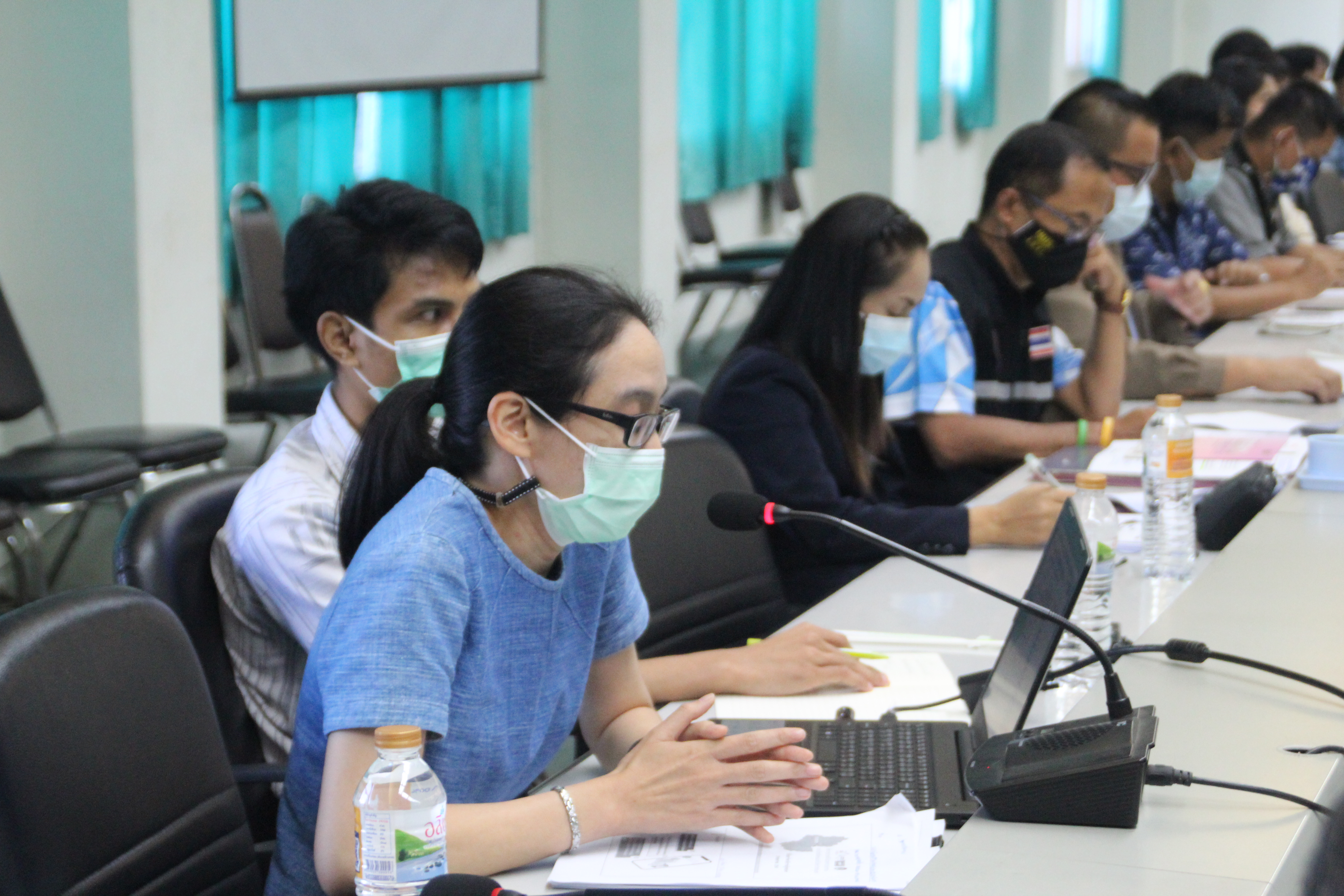 จังหวัดสกลนคร ประชุมคณะกรรมการบริหารศูนย์อำนวยการขจัดความยากจนและพัฒนาคนทุกช่วงวัยอย่างยั่งยืนตามหลักปรัชญาของเศรษฐกิจพอเพียง