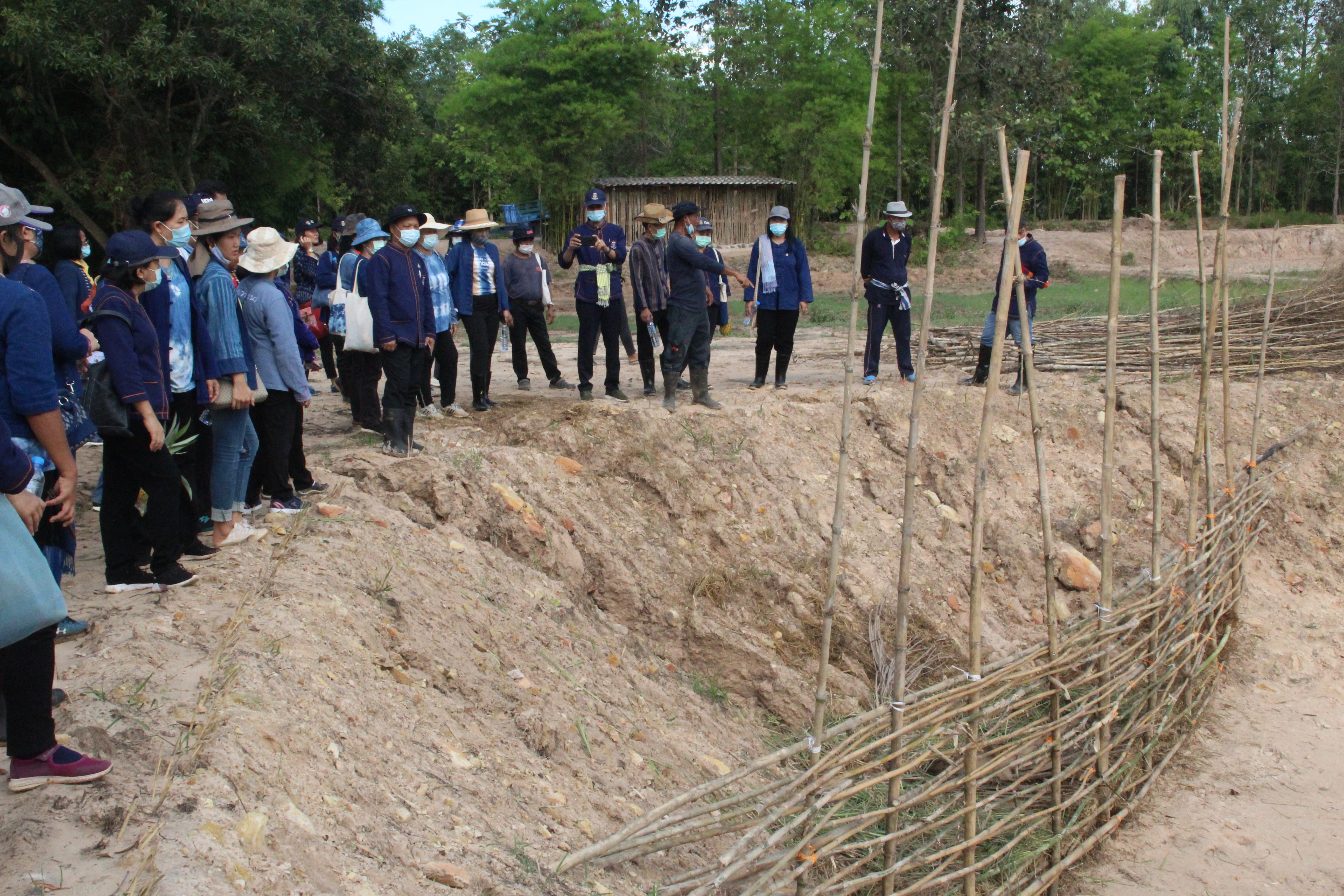 พช.สกลนคร เสริมสร้างการเรียนรู้ทฤษฎีใหม่ รูปแบบ “โคก หนอง นา โมเดล”