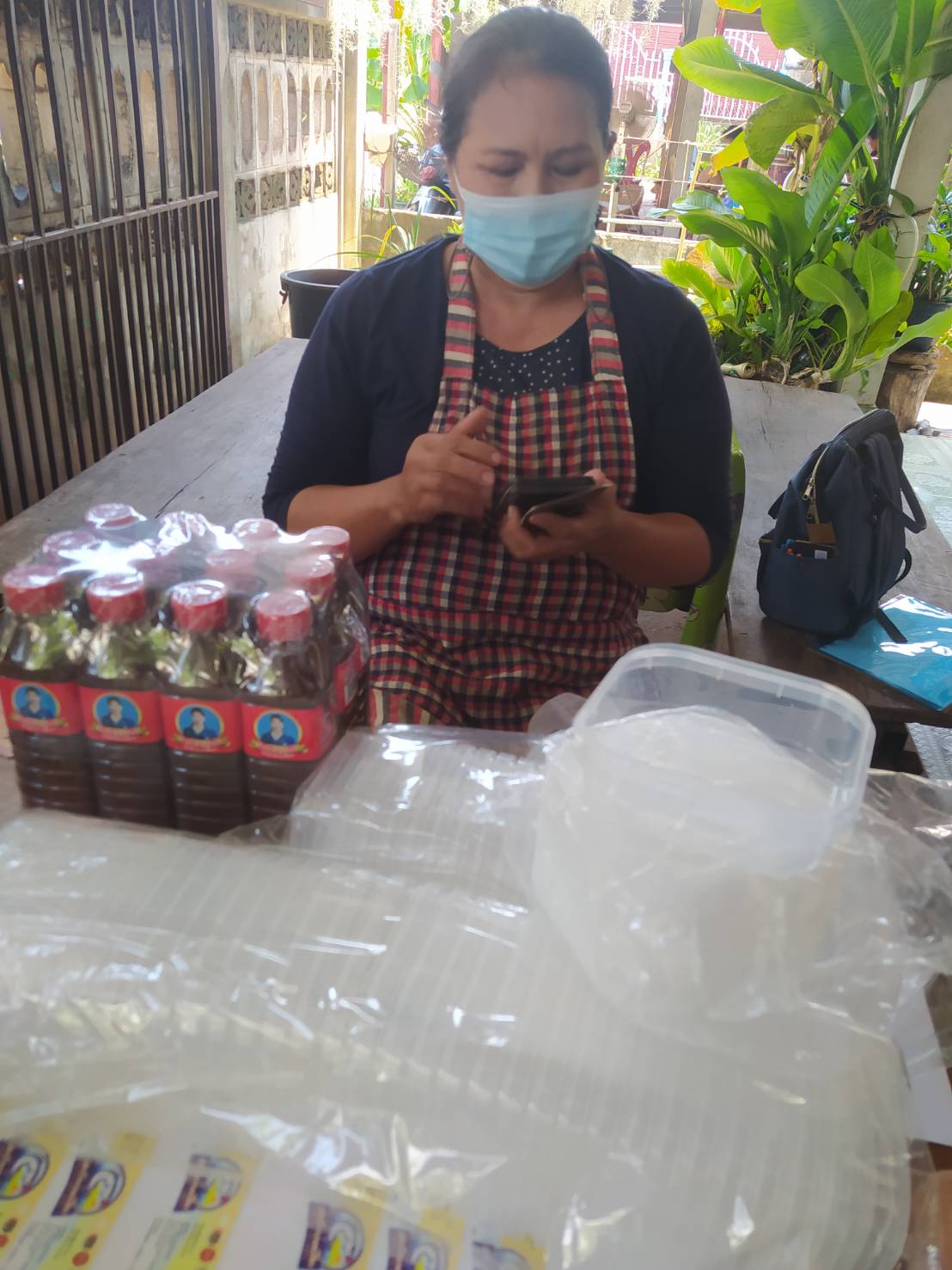 พช.สกลนคร ลงพื้นที่ ติดตามสนับสนุนการพัฒนาผลิตภัณฑ์ โครงการส่งเสริมเครือข่ายองค์ความรู้ KBO  (Knowledge – Based OTOP) จังหวัดสกลนคร
