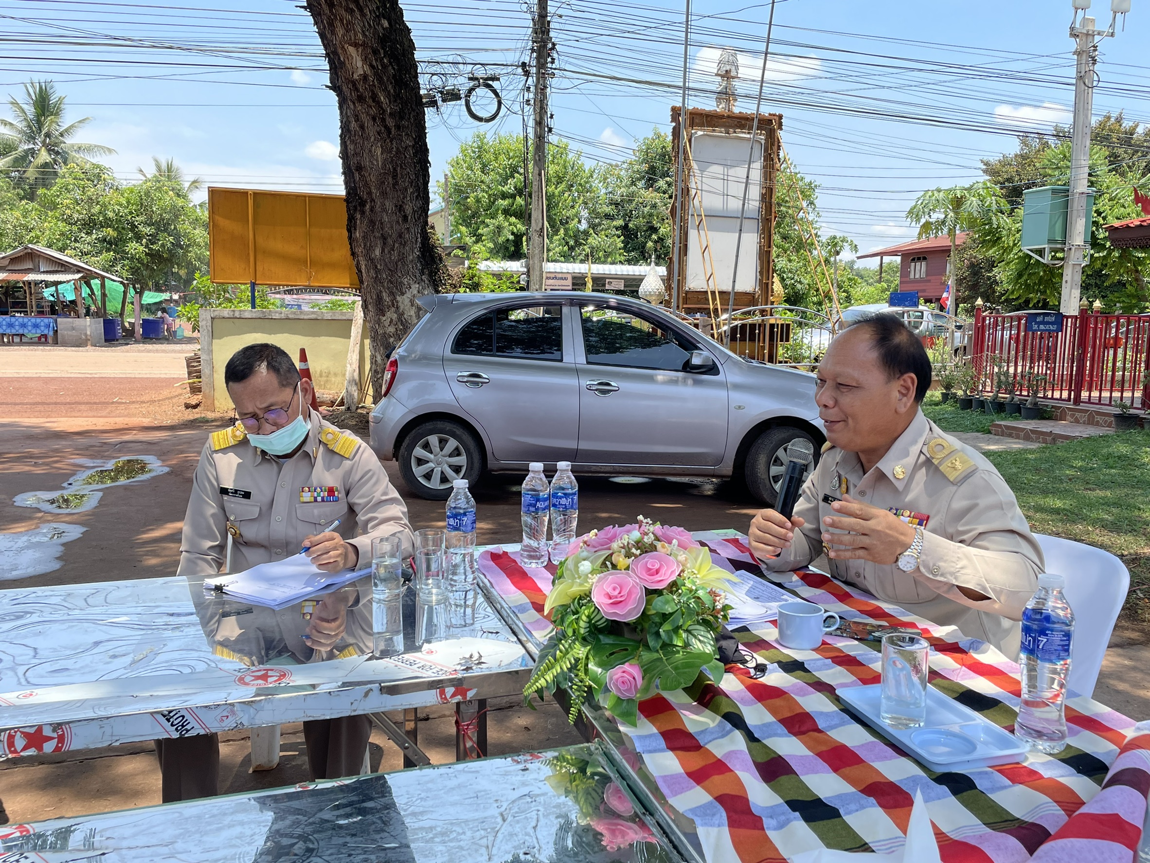 พจ.สกลนคร ลงพื้นที่ติดตามและเยี่ยมให้กำลังใจ ในพื้นที่อำเภอบ้านม่วง