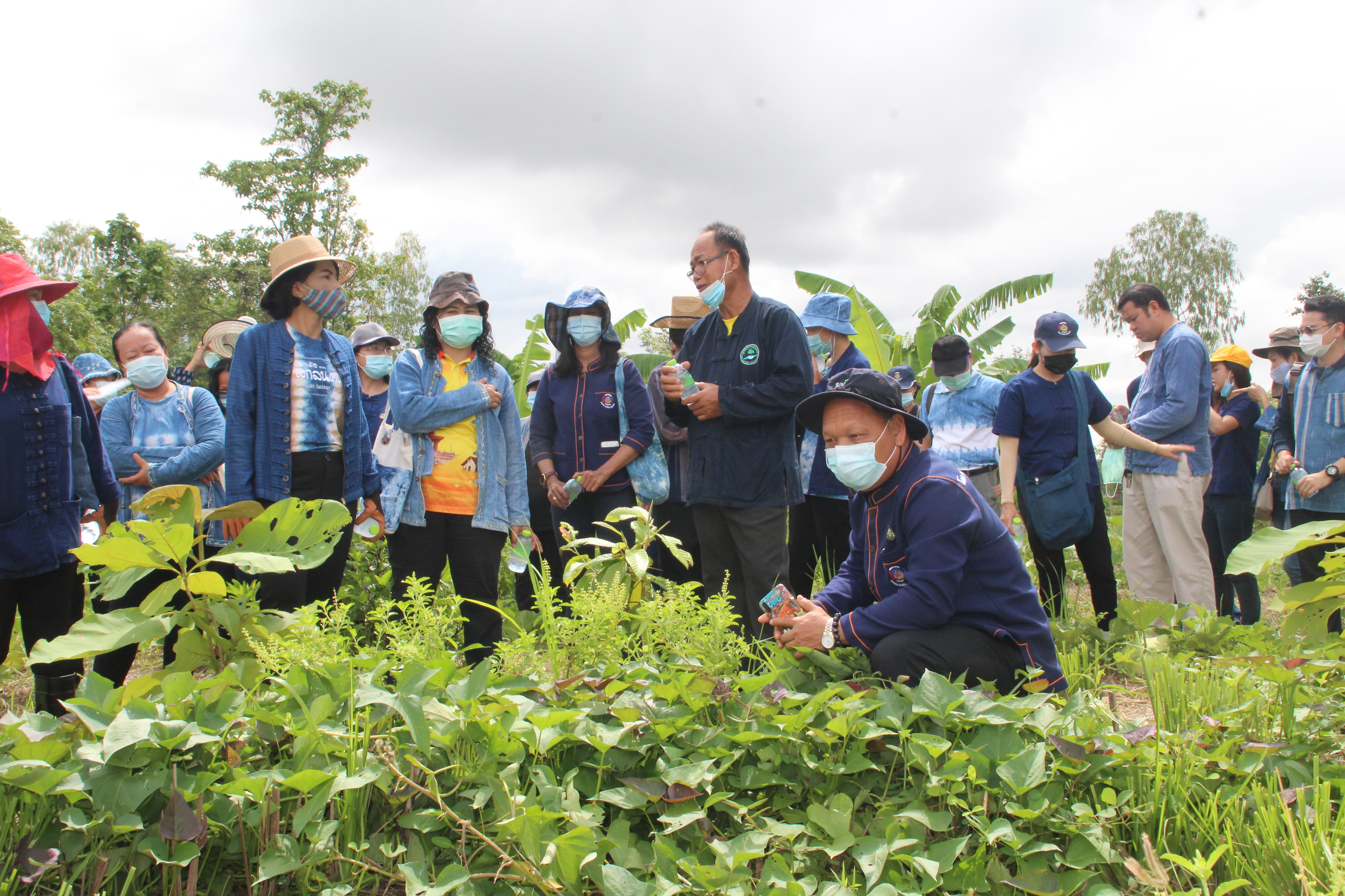 พช.สกลนคร เสริมสร้างการเรียนรู้ทฤษฎีใหม่ รูปแบบ “โคก หนอง นา โมเดล”