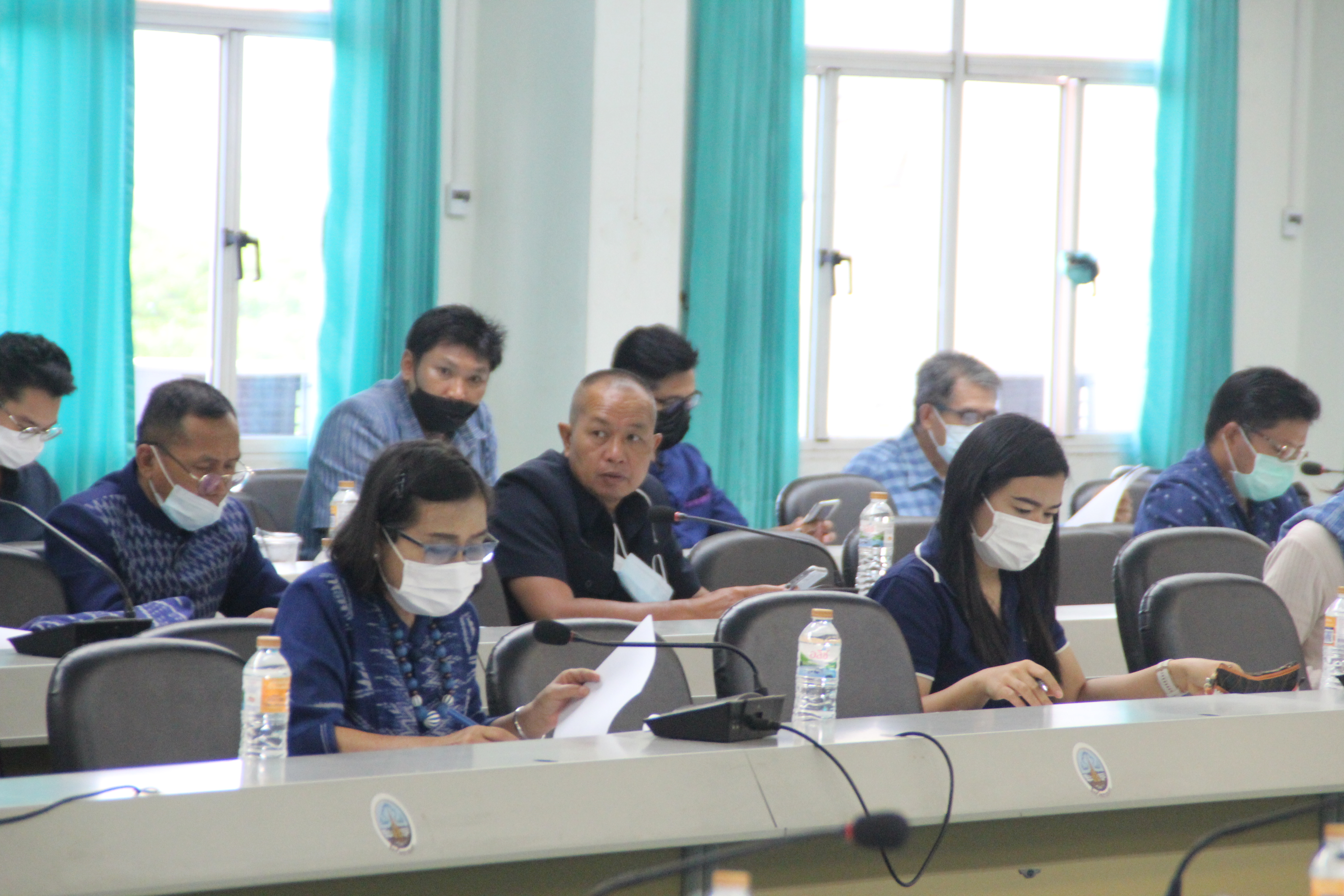 จังหวัดสกลนคร ประชุมคณะกรรมการบริหารศูนย์อำนวยการขจัดความยากจนและพัฒนาคนทุกช่วงวัยอย่างยั่งยืนตามหลักปรัชญาของเศรษฐกิจพอเพียง