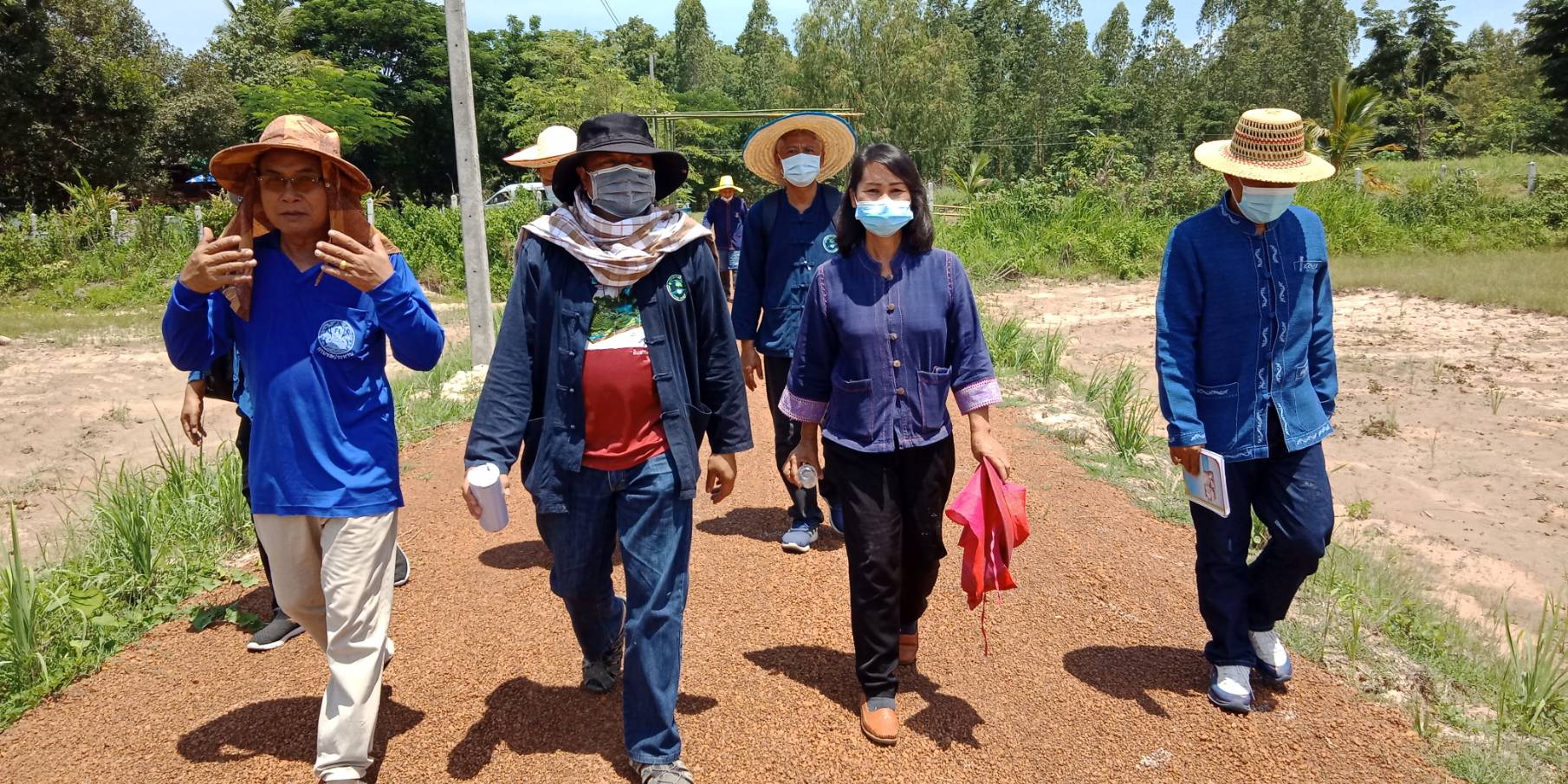 พช.สกลนคร จับมือผู้เชี่ยวชาญขับเคลื่อน โคก หนอง นา พช.
