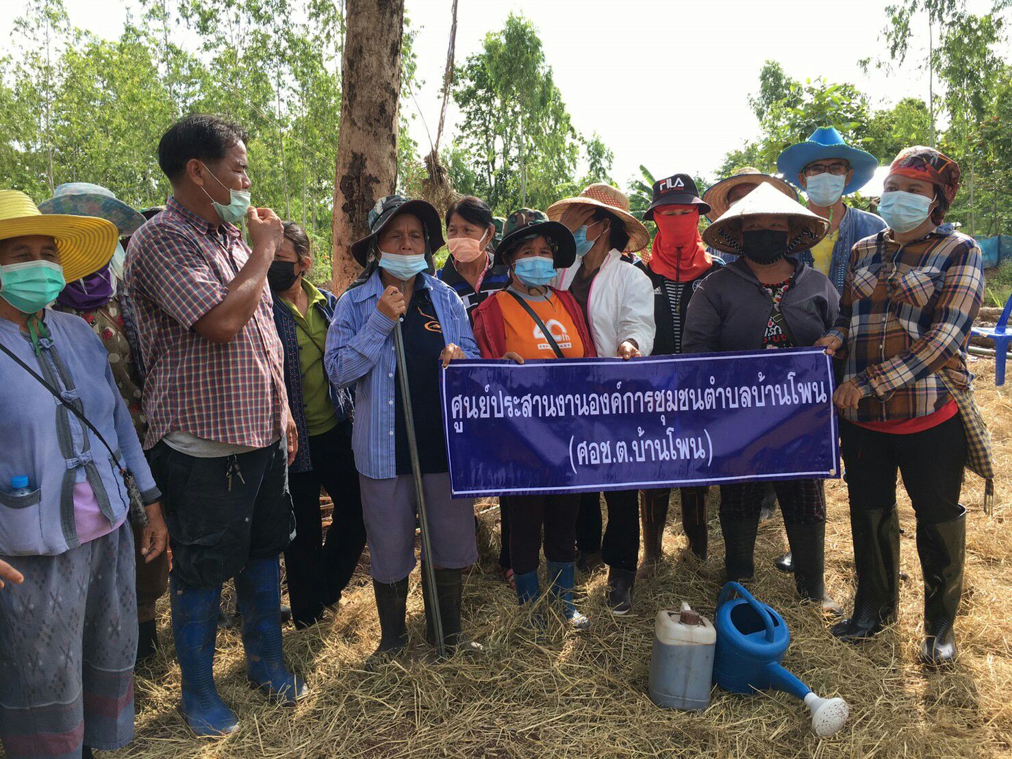 พช.โพนนาแก้ว เอามื้อสามัคคี วิถีการเรียนรู้ สู่ความพอเพียง รูปแบบ “โคก หนอง นา โมเดล”