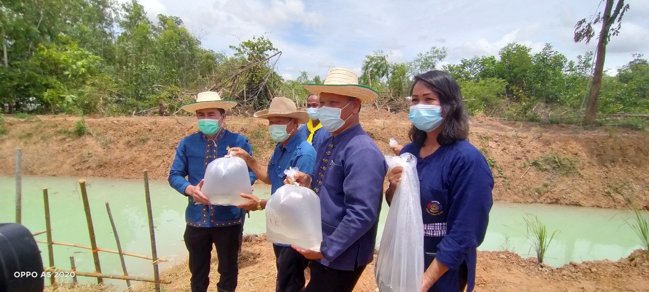 รองฯ ผู้ว่า พาเอามื้อสามัคคี “โคก หนอง นา”