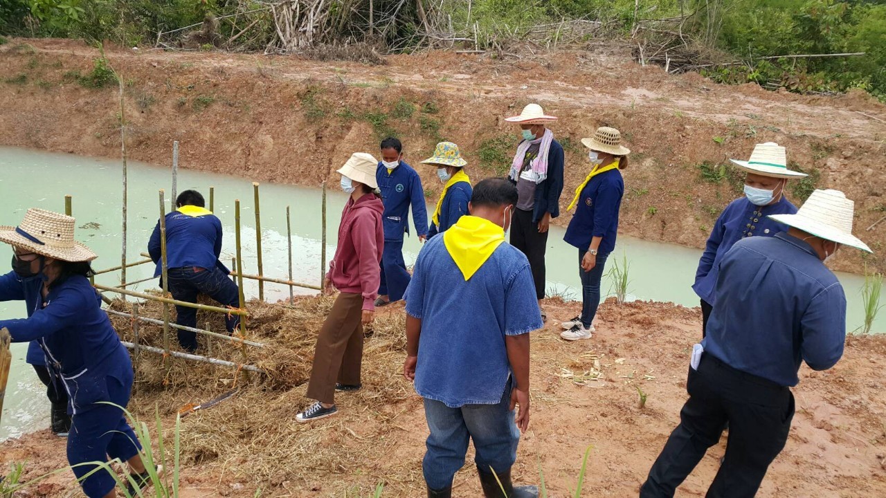 รองฯ ผู้ว่า พาเอามื้อสามัคคี “โคก หนอง นา”