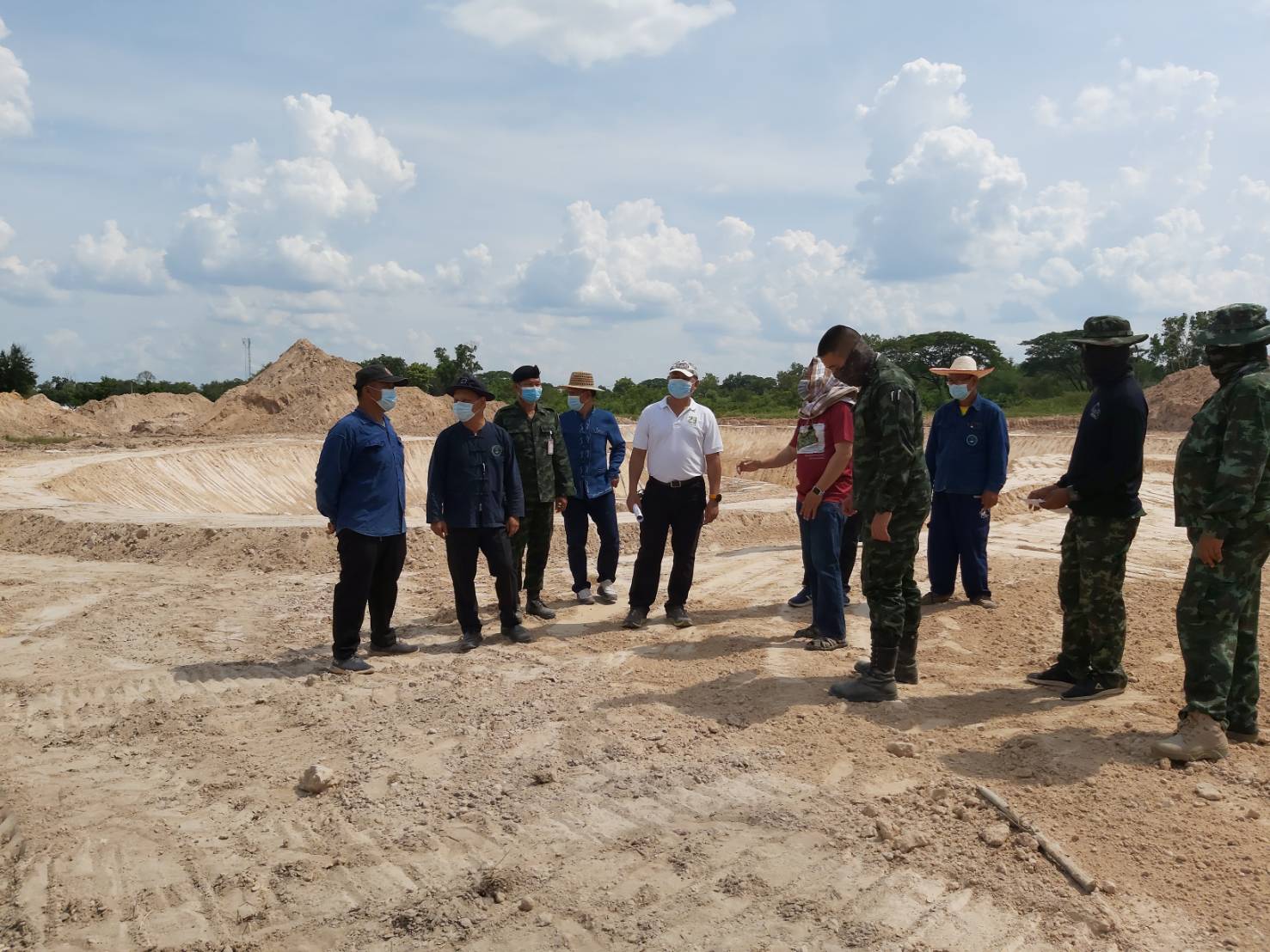 พช.สกลนคร จับมือผู้เชี่ยวชาญขับเคลื่อน โคก หนอง นา พช.