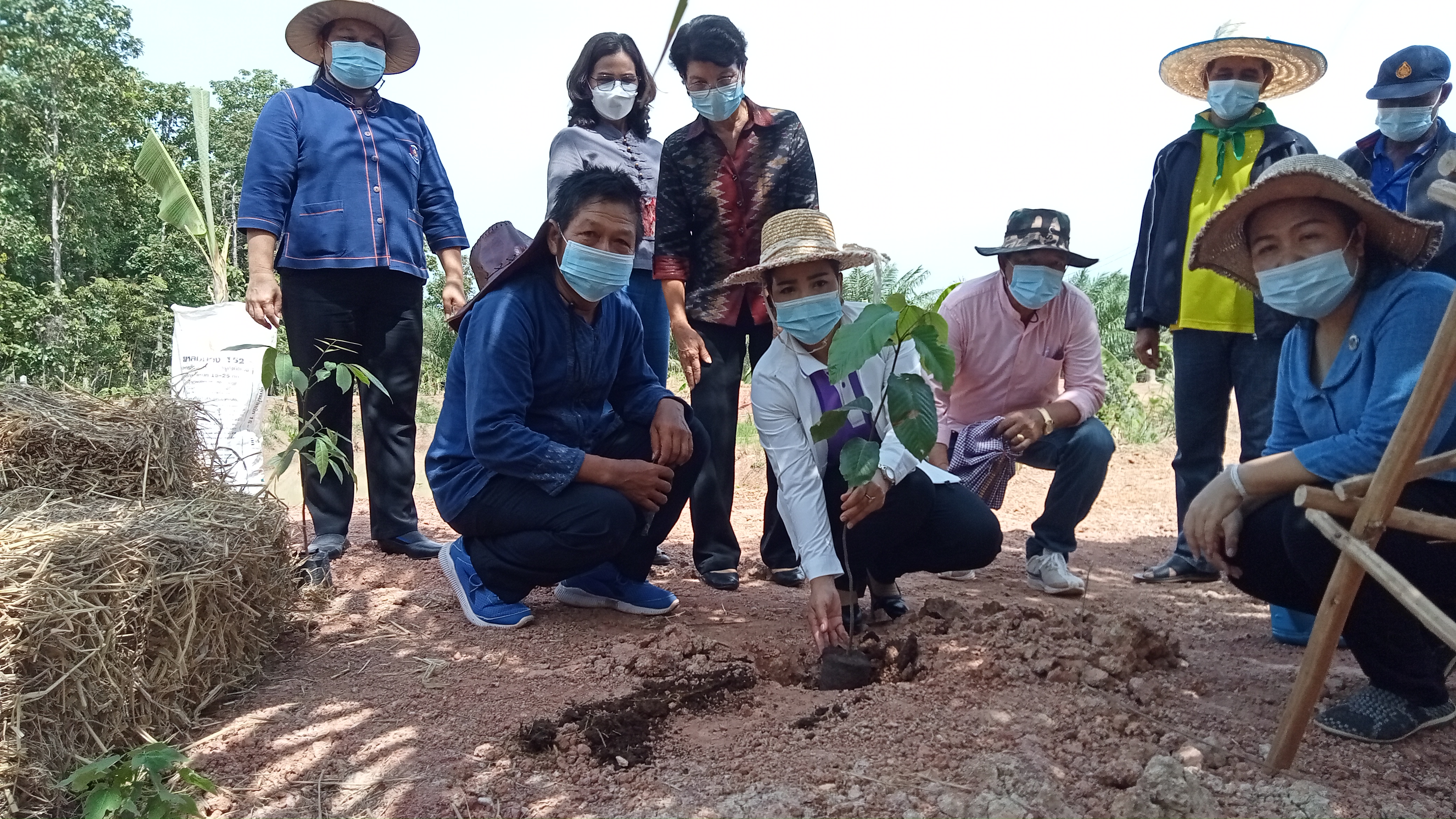พช.วานรนิวาส “ร่วมกันเอามื้อสามัคคี สร้างการเรียนรู้ หิ้วปิ่นโต กินข้าวโฮมกัน”