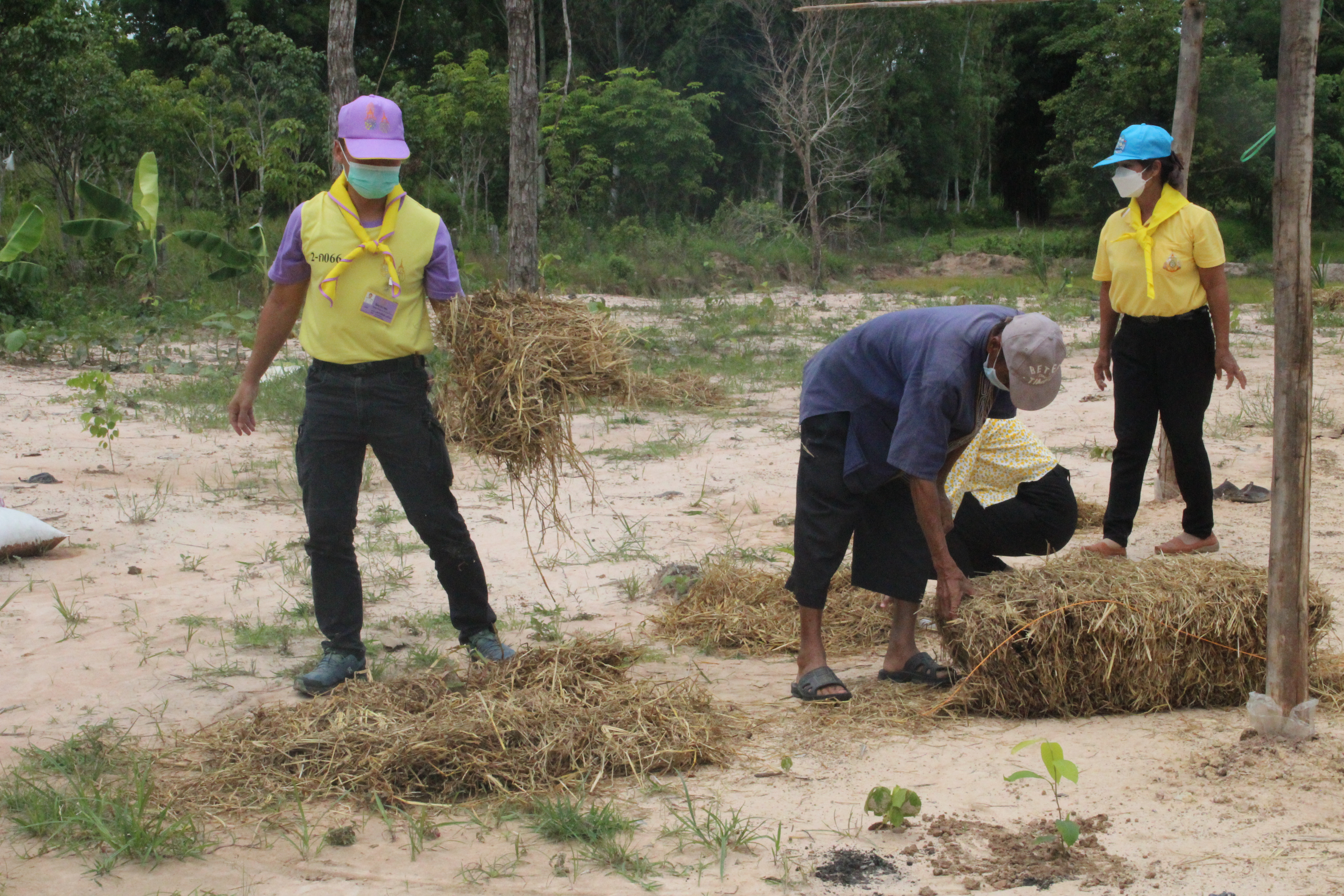 รองผู้ว่าฯ ให้กำลังใจ “จิตอาสาพัฒนาชุมชนเอามื้อสามัคคี” พช.สกลนคร