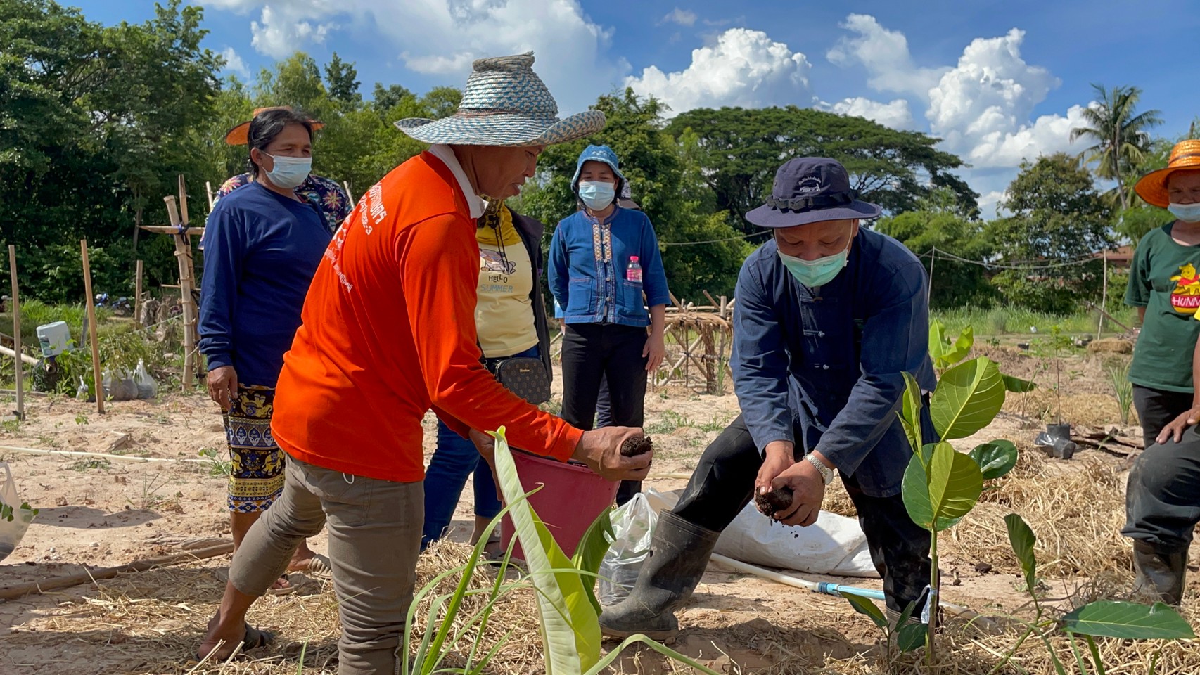 พช.เต่างอย เอามื้อสามัคคี วิถีการเรียนรู้ สู่ความพอเพียง รูปแบบ “โคก หนอง นา”