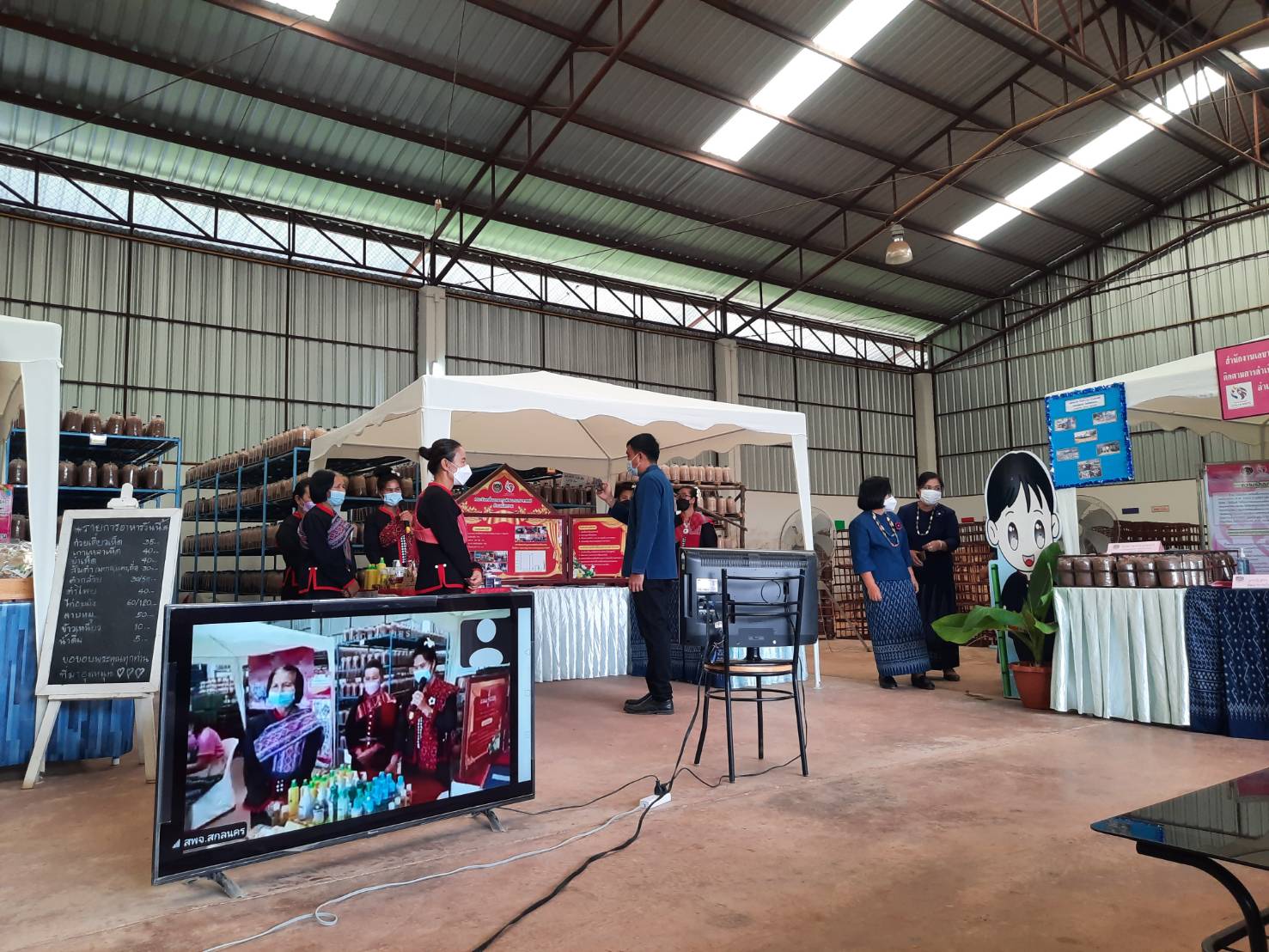 พช.สกลนคร ร่วมคัดเลือกคนกองทุนพัฒนาบทบาทสตรีดีเด่นและการประกวดการจัดทำสารสนเทศตำบลต้นแบบเพื่อพัฒนาคุณภาพชีวิต เขตตรวจราชการที่ 11