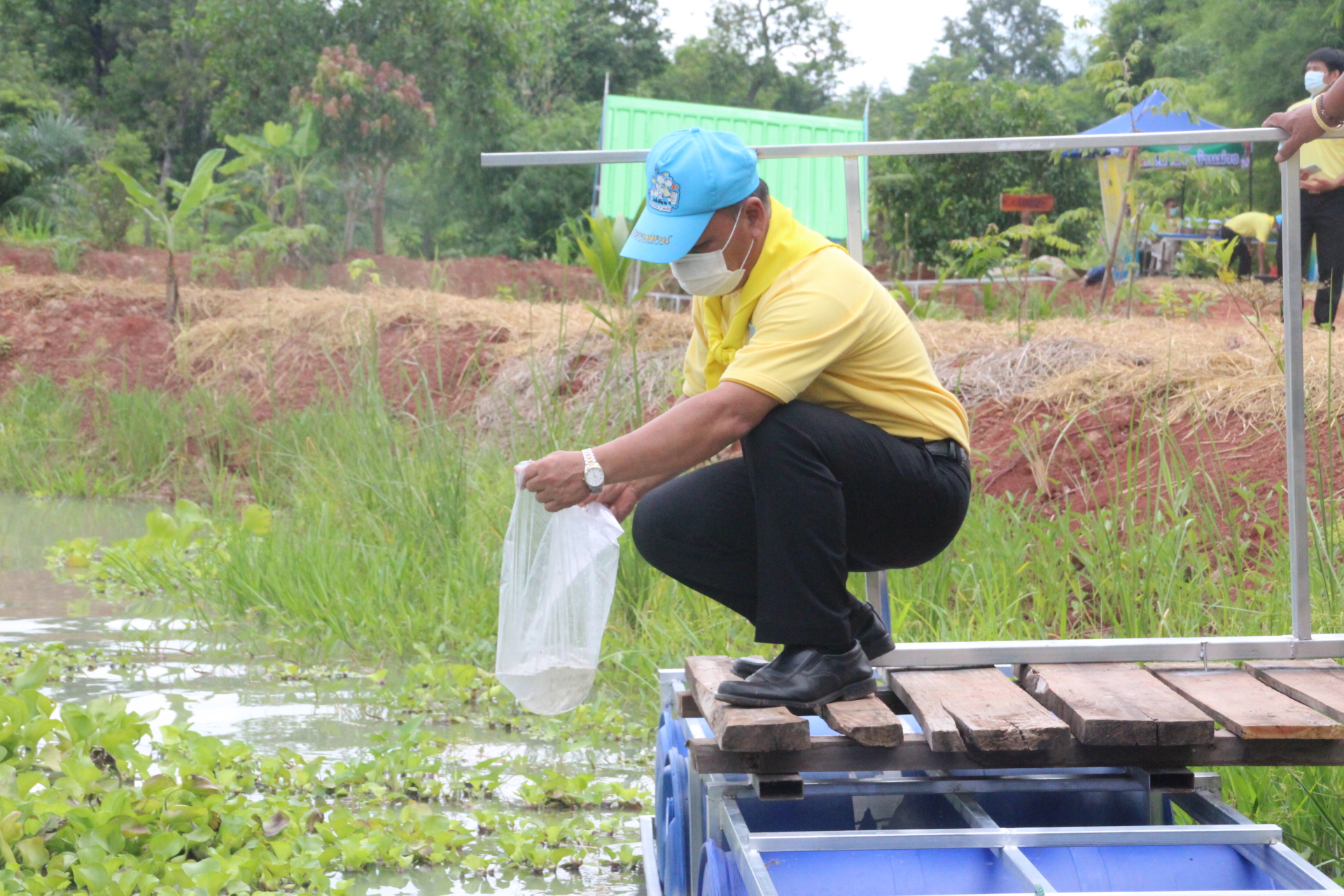 จังหวัดสกลนคร Kickoff “จิตอาสาพัฒนาชุมชนเอามื้อสามัคคี” เพื่อเฉลิมพระเกียรติเนื่องในโอกาสมหามงคลเฉลิมพระชนมพรรษา พระบาทสมเด็จพระปรเมนทรรามาธิบดีศรีสินทรมหาวชิราลงกรณ พระวชิรเกล้าเจ้าอยู่หัว