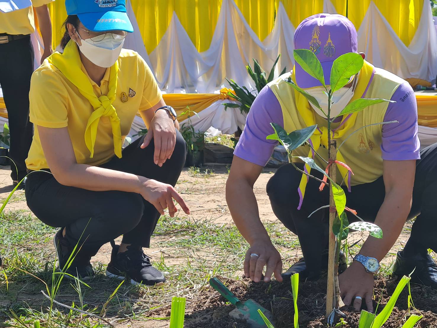 พช.โคกศรีสุพรรณ : จัดกิจกรรม “จิตอาสาพัฒนาชุมชนเอามื้อสามัคคี”