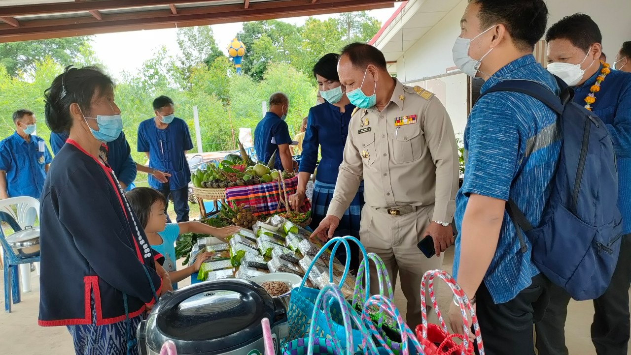 “พช.สกลนคร จัดประกวดโครงการ ๙ ; ๑๐ ปฏิบัติบูชา “สืบสาน รักษา ต่อยอด”เพื่อพัฒนาชุมชน วันสุดท้าย