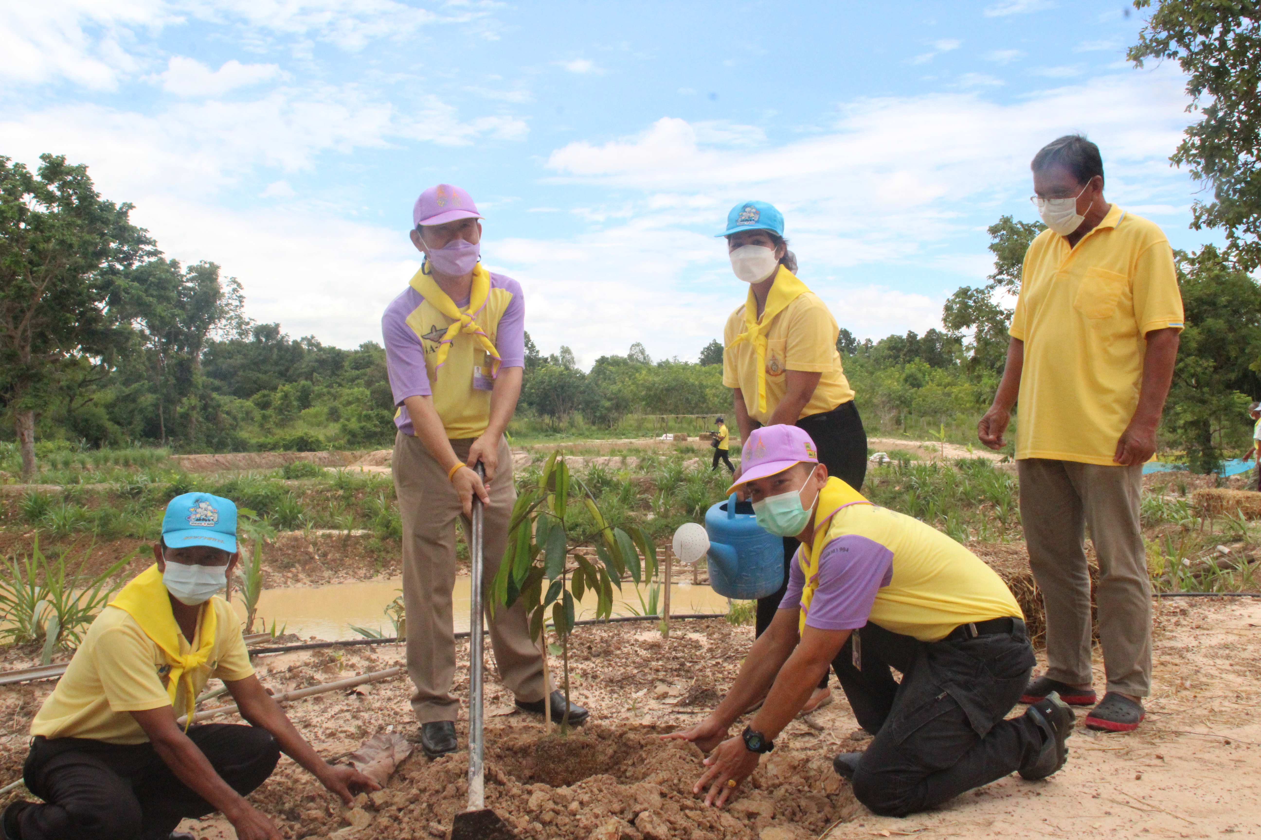 รองผู้ว่าฯ ให้กำลังใจ “จิตอาสาพัฒนาชุมชนเอามื้อสามัคคี” พช.สกลนคร