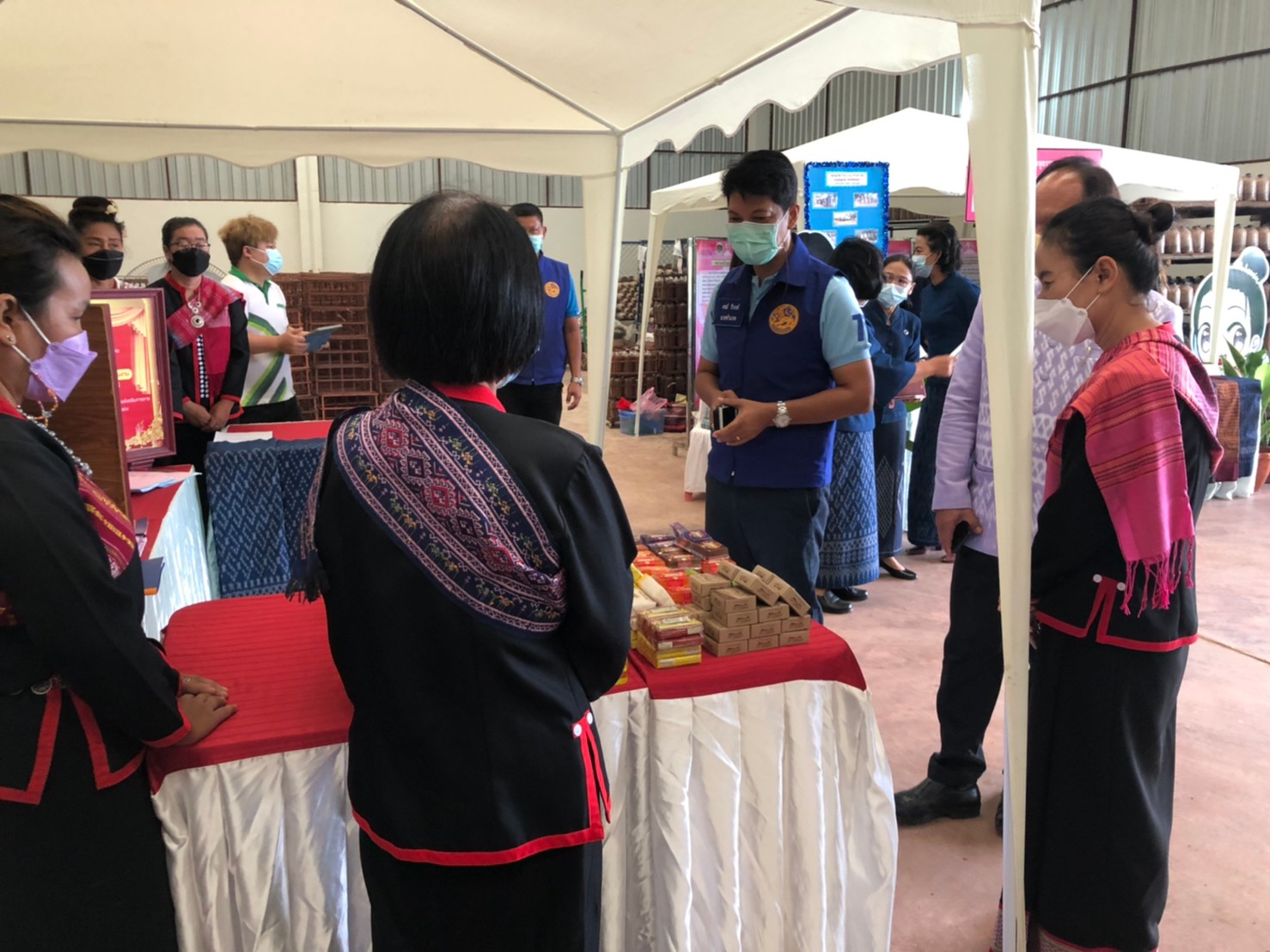 พช.สกลนคร ร่วมคัดเลือกคนกองทุนพัฒนาบทบาทสตรีดีเด่นและการประกวดการจัดทำสารสนเทศตำบลต้นแบบเพื่อพัฒนาคุณภาพชีวิต เขตตรวจราชการที่ 11
