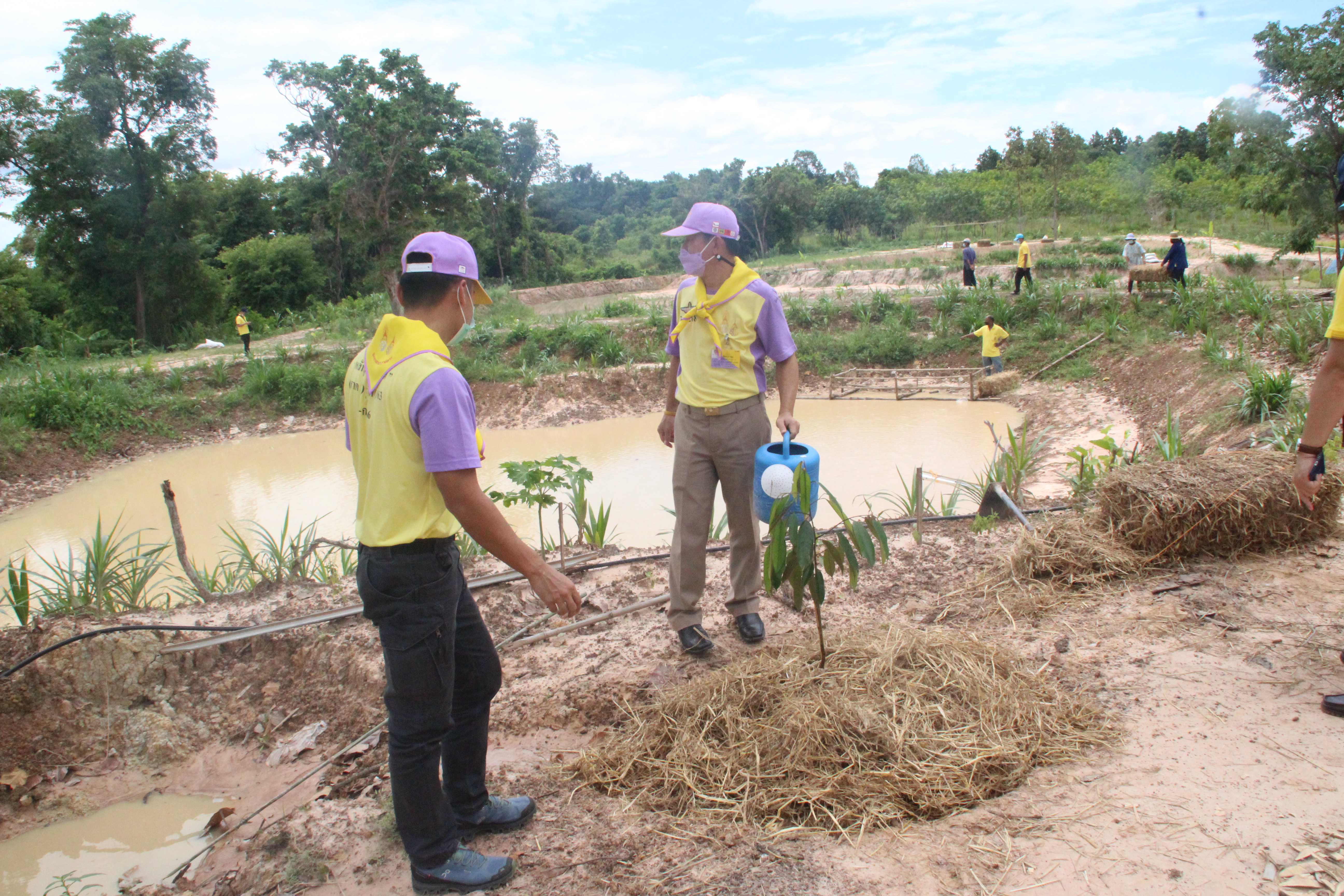 รองผู้ว่าฯ ให้กำลังใจ “จิตอาสาพัฒนาชุมชนเอามื้อสามัคคี” พช.สกลนคร