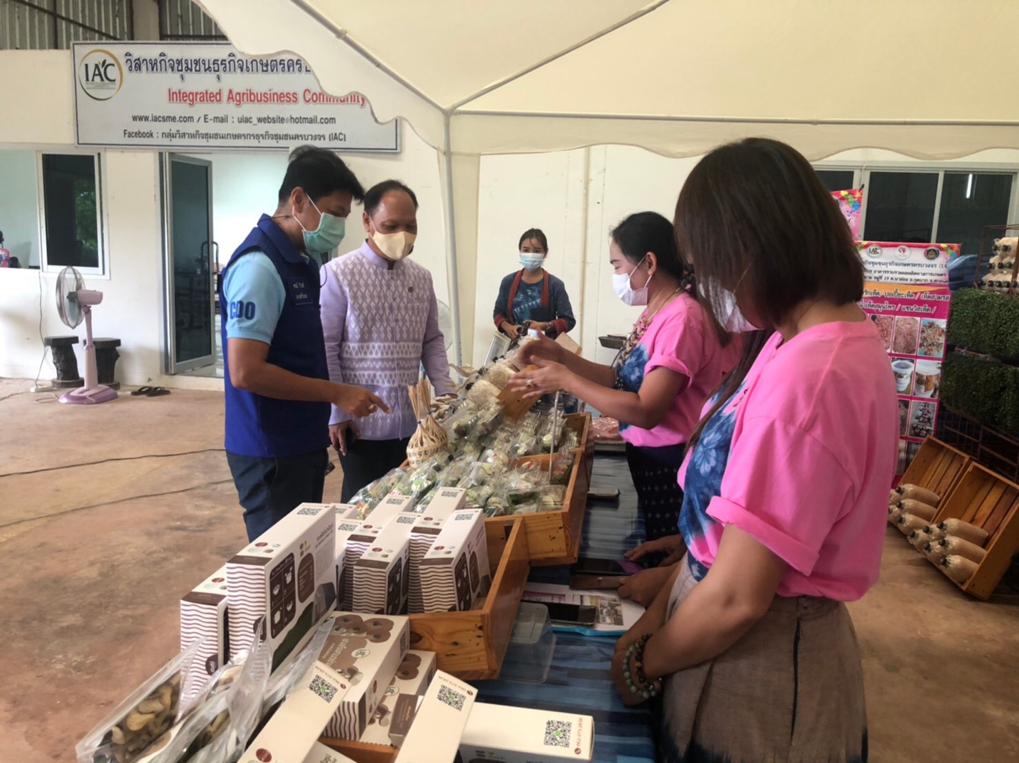 พช.สกลนคร ร่วมคัดเลือกคนกองทุนพัฒนาบทบาทสตรีดีเด่นและการประกวดการจัดทำสารสนเทศตำบลต้นแบบเพื่อพัฒนาคุณภาพชีวิต เขตตรวจราชการที่ 11