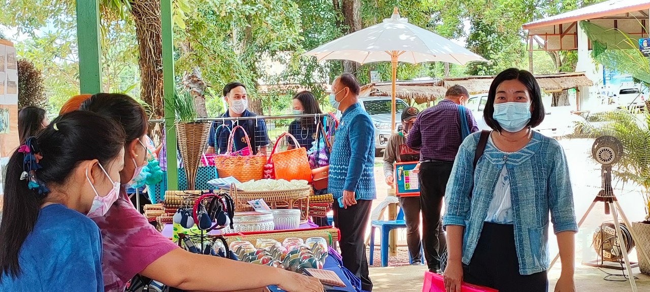 “พช.สกลนคร จัดประกวดโครงการ ๙ ; ๑๐ ปฏิบัติบูชา “สืบสาน รักษา ต่อยอด”เพื่อพัฒนาชุมชน วันที่ 3