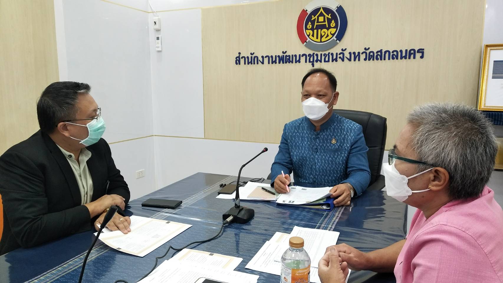 พช.สกลนคร : ร่วมประชุมการขับเคลื่อนการพัฒนาเศรษฐกิจฐานรากและประชารัฐ ด้วยกลไกวิสาหกิจเพื่อสังคม ผ่านระบบ Zoom