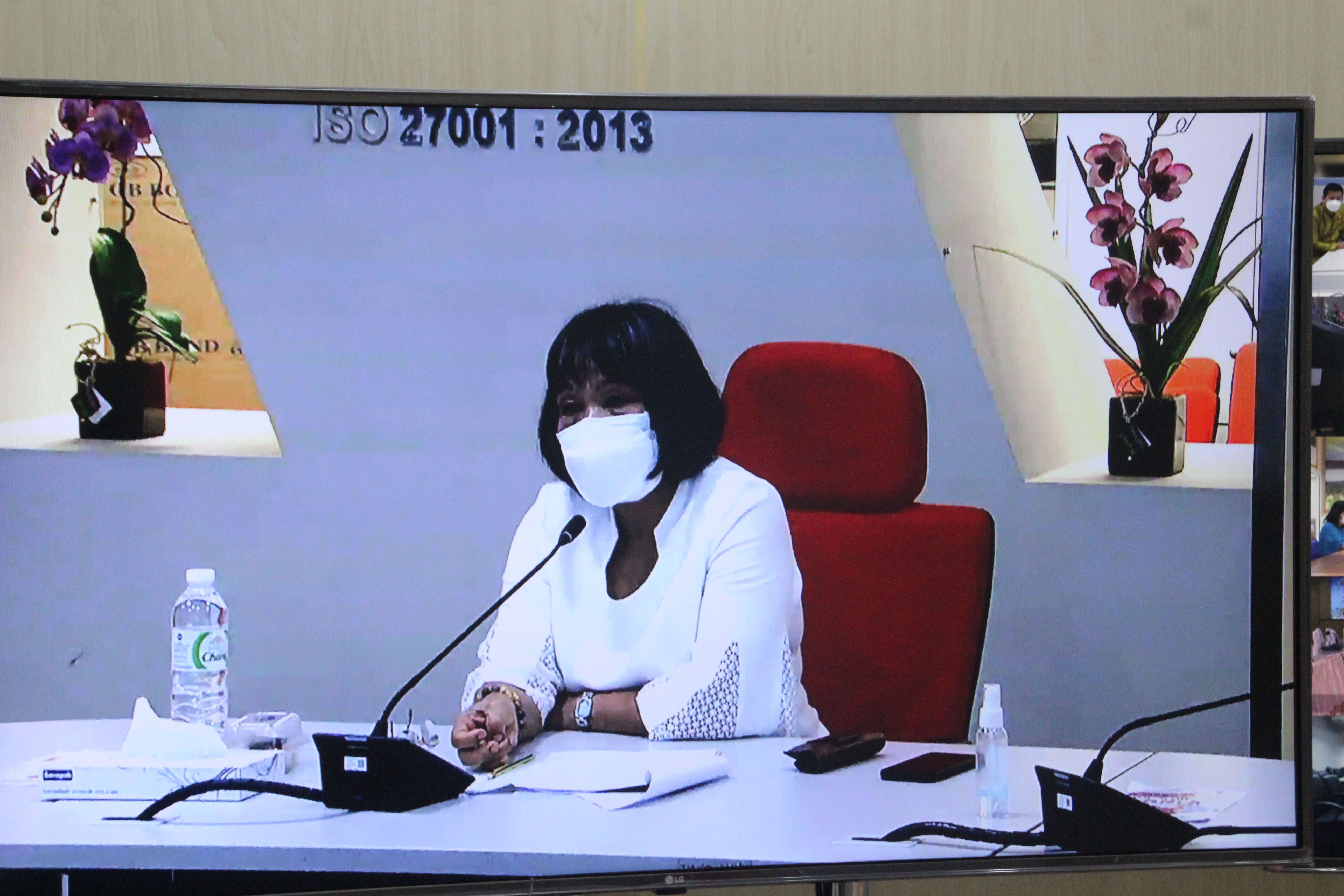 พช.สกลนคร : ร่วมประชุมชี้แจงการคัดเลือกข้าราชการเข้ารับการประเมินเพื่อเลื่อนขึ้นแต่งตั้งให้ดำรงตำแหน่งสำหรับผู้ปฏิบัติงานที่มีประสบการณ์ ประเภทวิชาการ ระดับชำนาญการพิเศษ  ผ่านระบบ Zoom