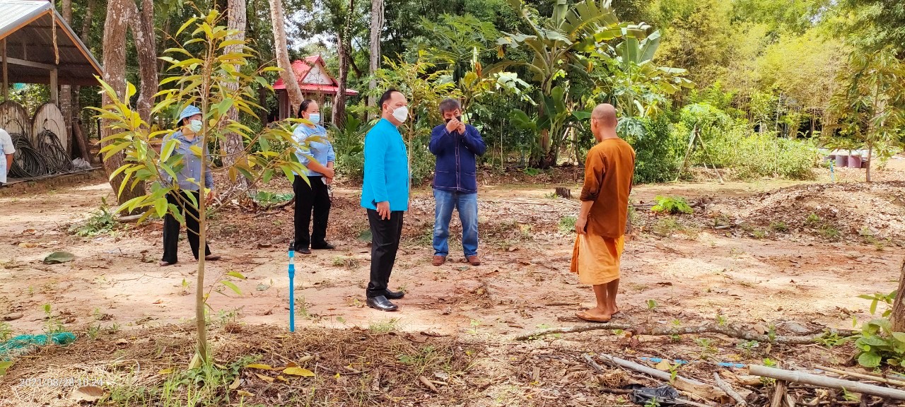 พจ.สกลนคร ลงพื้นที่ติดตามและให้กำลังใจอาสาสมัครจัดเก็บข้อมูล จปฐ.