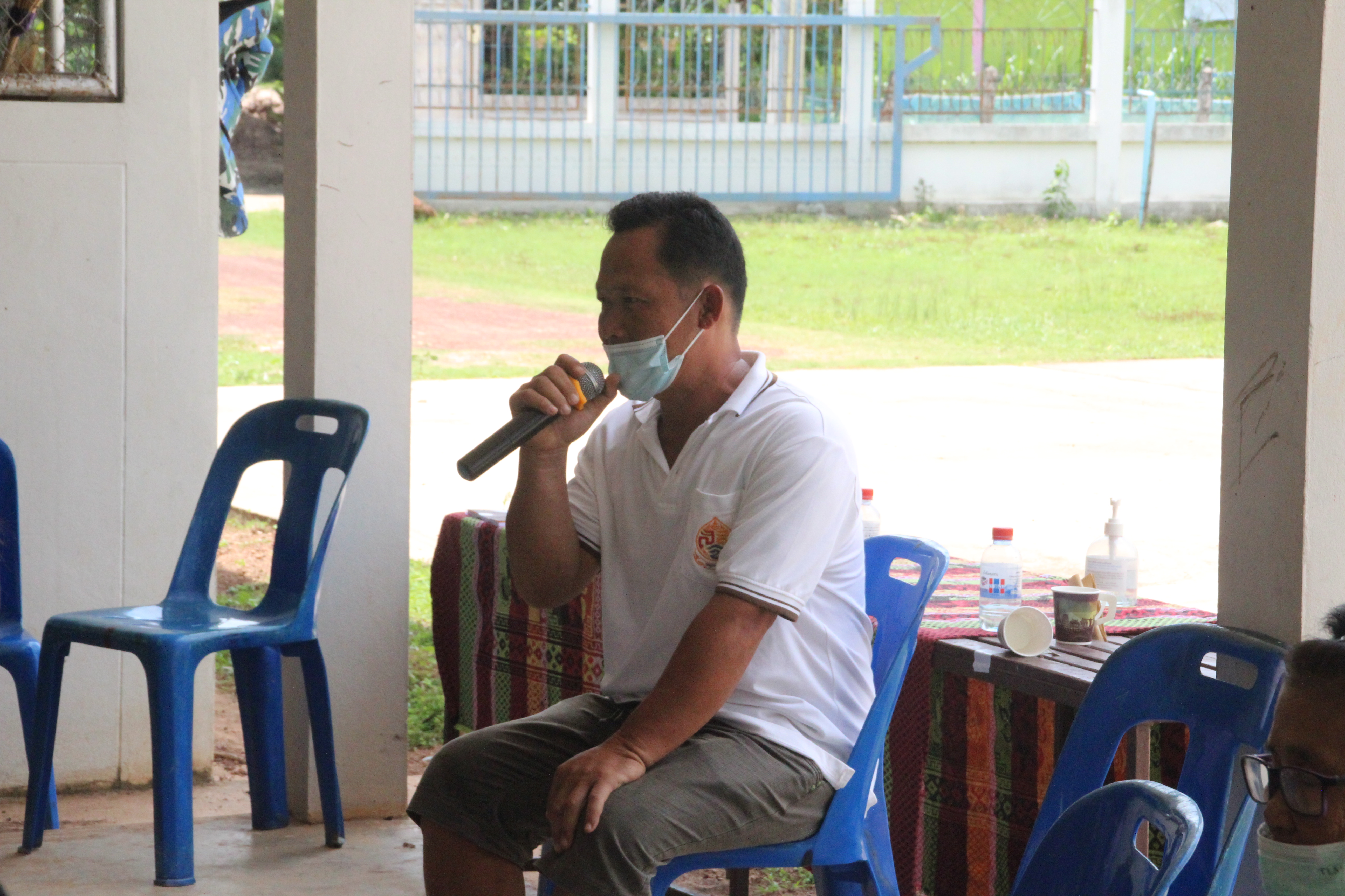 “พช.สกลนคร : ฝึกอบรมให้ความรู้ก่อนส่งมอบวัสดุเพื่อต่อยอดโครงการตามที่ชุมชนเสนอ สนับสนุนการพัฒนาหมู่บ้านต้นแบบตามแนวพระราชดำริ (ด้านสิ่งแวดล้อม)