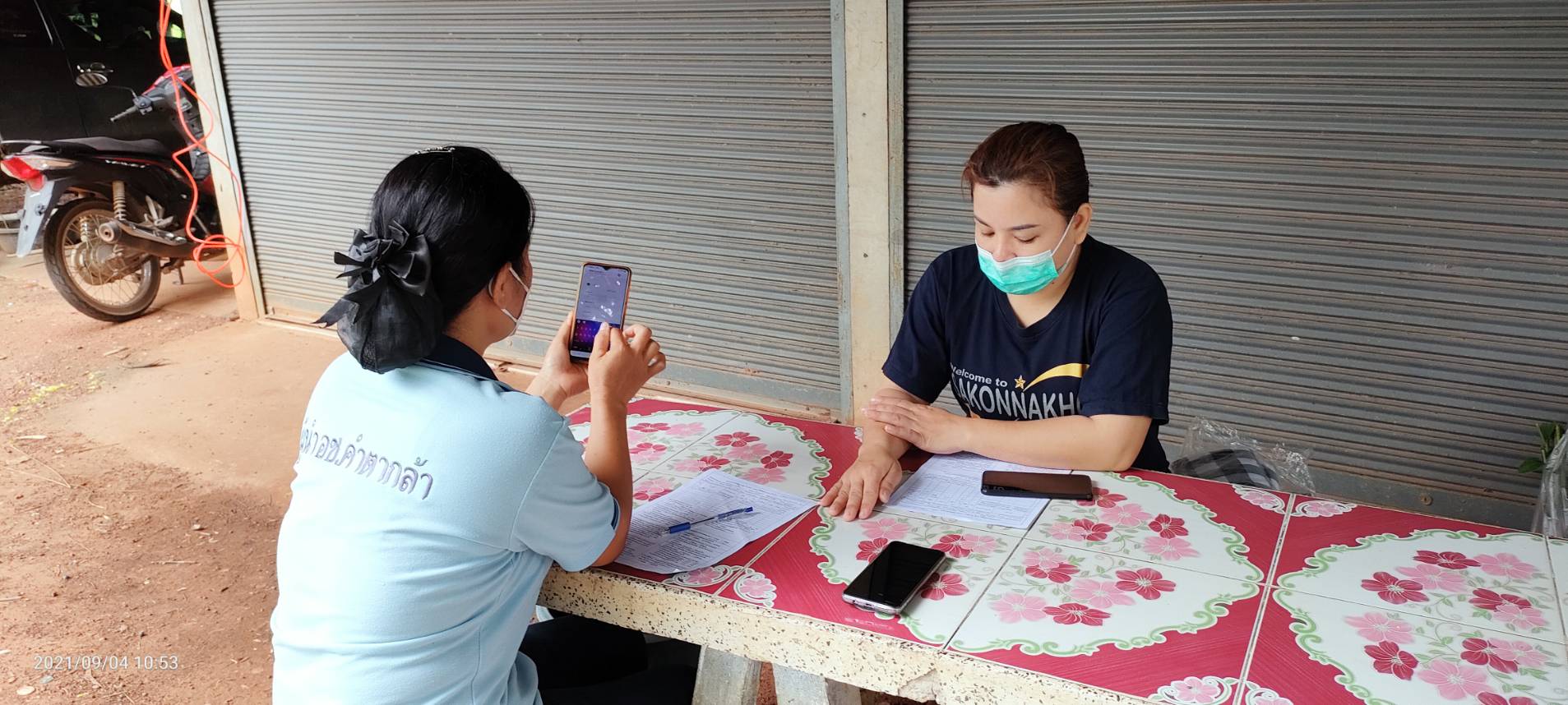 พช.สกลนคร : จัดทีมลงพื้นที่ติดตามและให้กำลังใจอาสาสมัครจัดเก็บข้อมูล จปฐ.