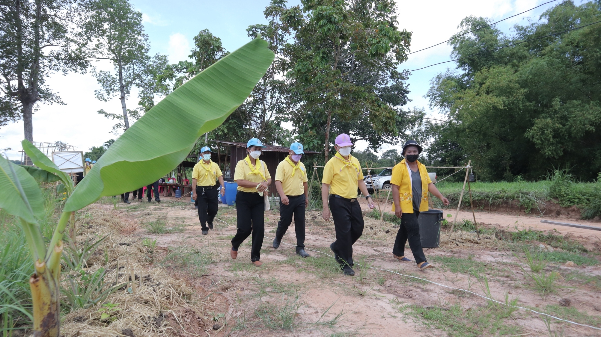 ผู้ว่าราชการจังหวัดสกลนคร เอามื้อสามัคคี CLM “โคก หนอง นา พัฒนาชุมชน”