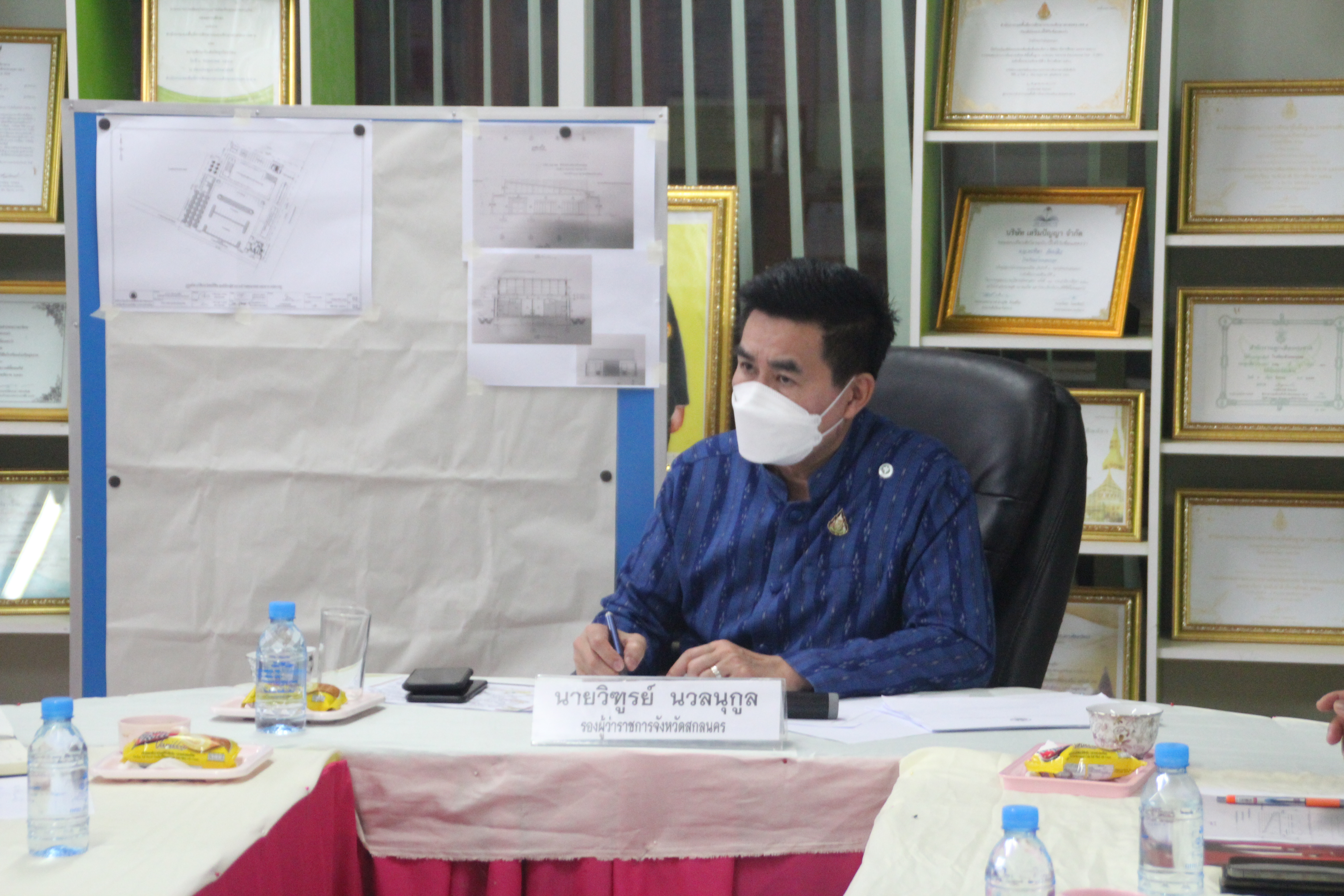 พช.สกลนคร : ร่วมประชุมการขับเคลื่อนโครงการก่อสร้างศูนย์เรียนรู้ผ้าย้อมคราม “วิชชาลัยดอนกอย วิถีแห่งการพัฒนาที่ยั่งยืน”