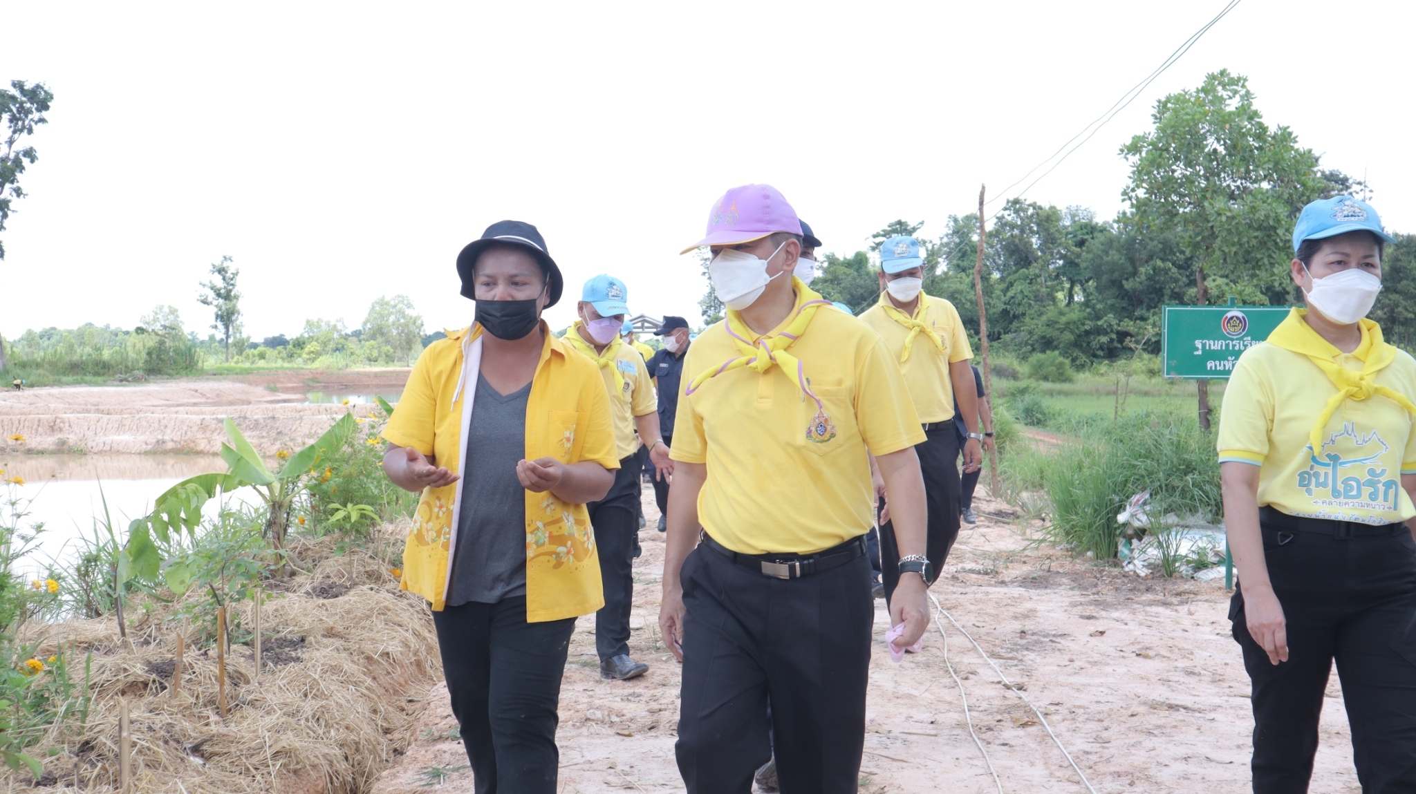 ผู้ว่าราชการจังหวัดสกลนคร เอามื้อสามัคคี CLM “โคก หนอง นา พัฒนาชุมชน”