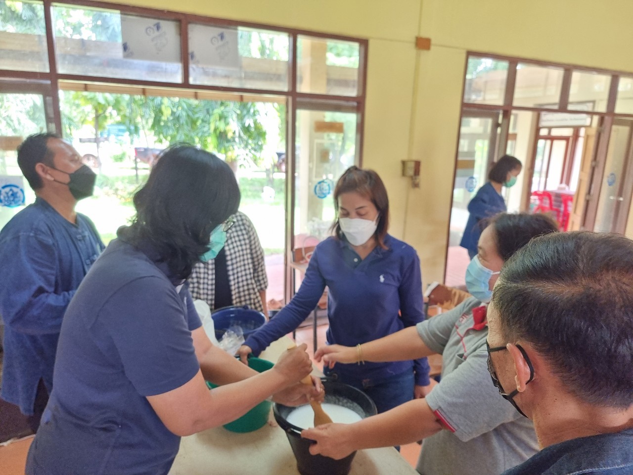พช.สกลนคร : ร่วมพิธีมอบเกียรติบัตรและปิดโครงการพัฒนาพื้นที่ต้นแบบการพัฒนาคุณภาพชีวิตตามหลักทฤษฎีใหม่ ประยุกต์สู่ “โคก หนอง นา โมเดล”