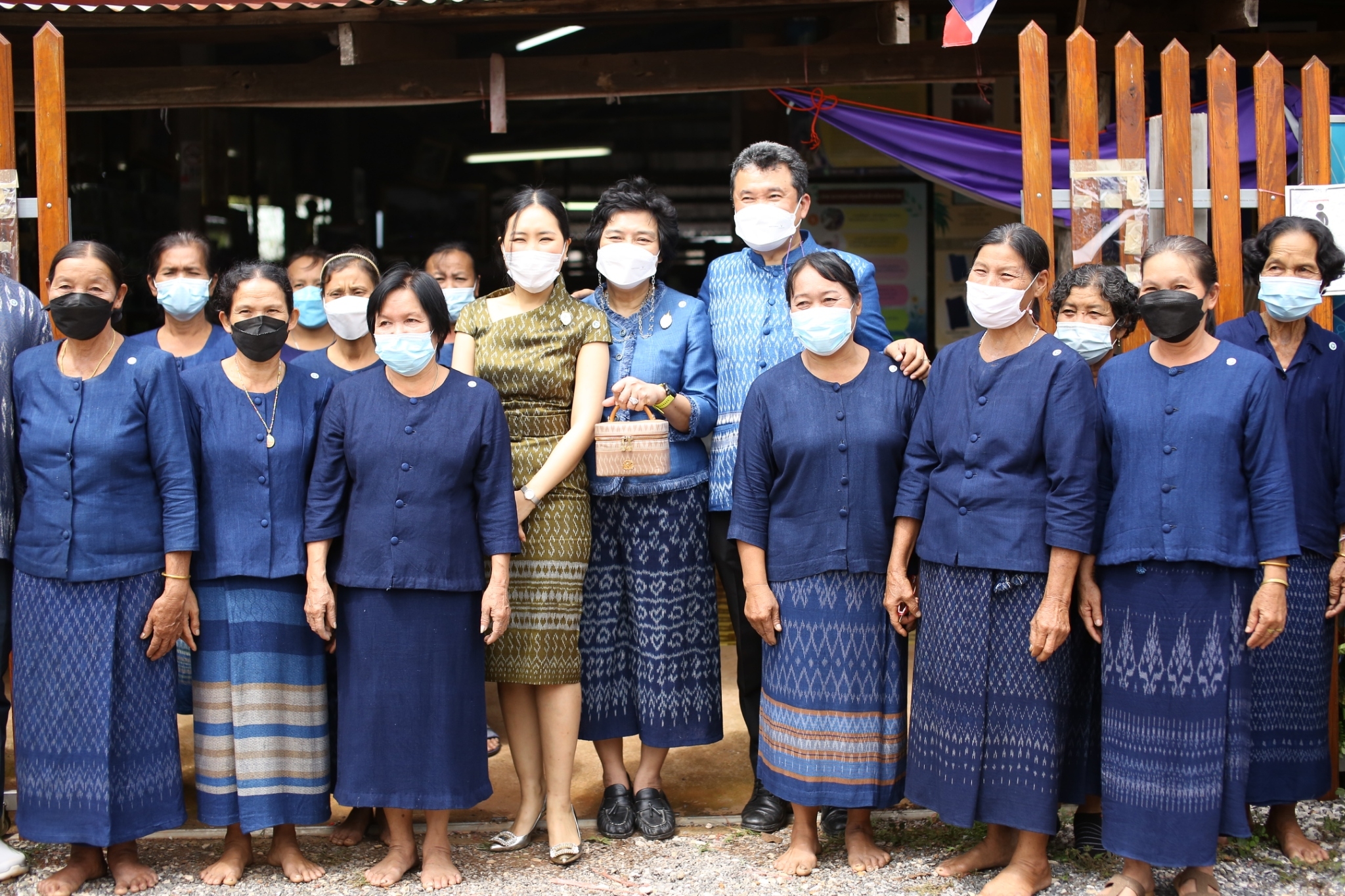 อธิบดี พช. และประธานสภาสตรีแห่งชาติในพระบรมราชินูปถัมภ์  เปิดโครงการพัฒนาผลิตภัณฑ์ผ้าและเครื่องแต่งกายให้เป็น Premium OTOP