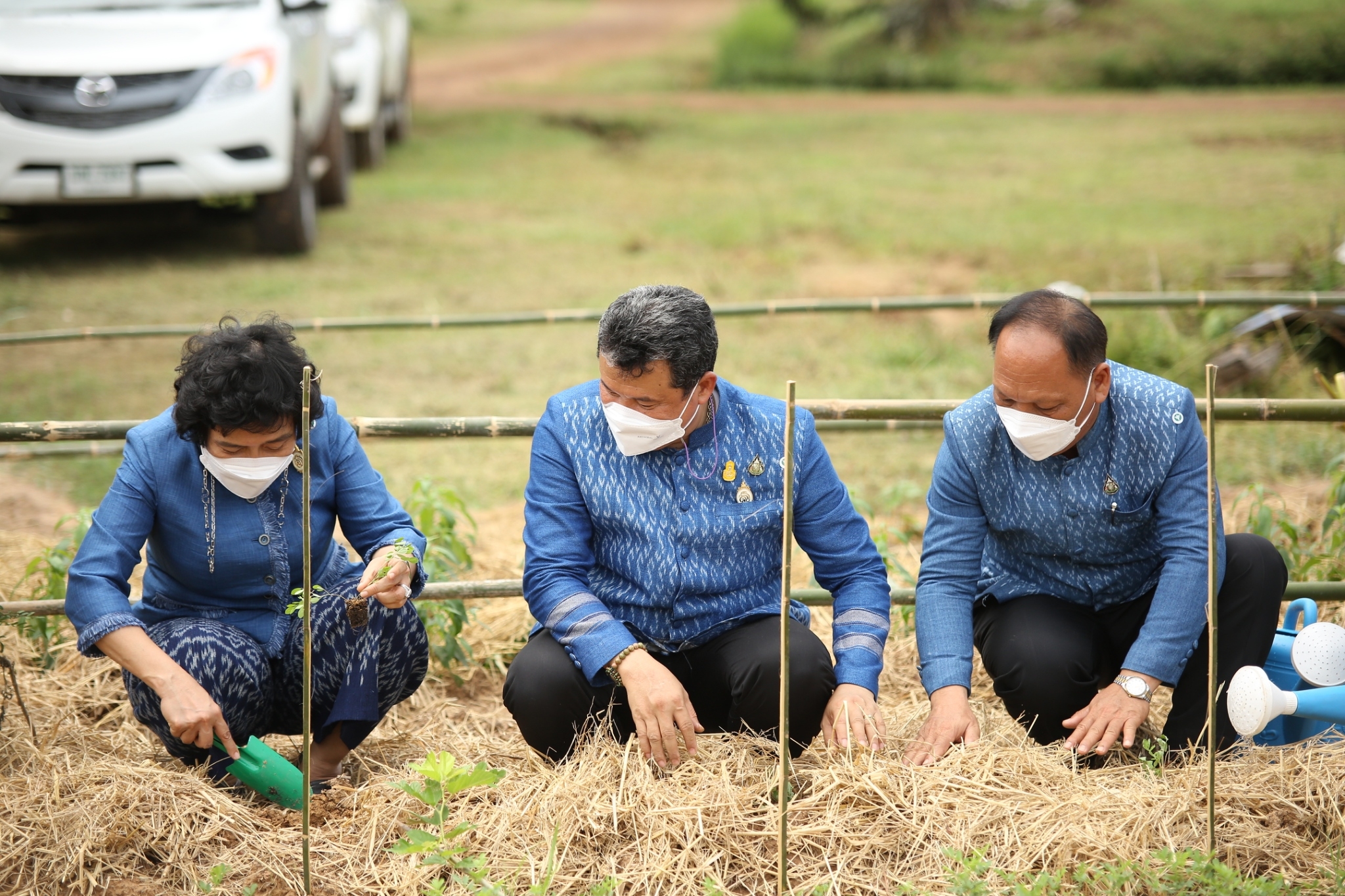 อธิบดี พช. และประธานสภาสตรีแห่งชาติในพระบรมราชินูปถัมภ์  เปิดโครงการพัฒนาผลิตภัณฑ์ผ้าและเครื่องแต่งกายให้เป็น Premium OTOP